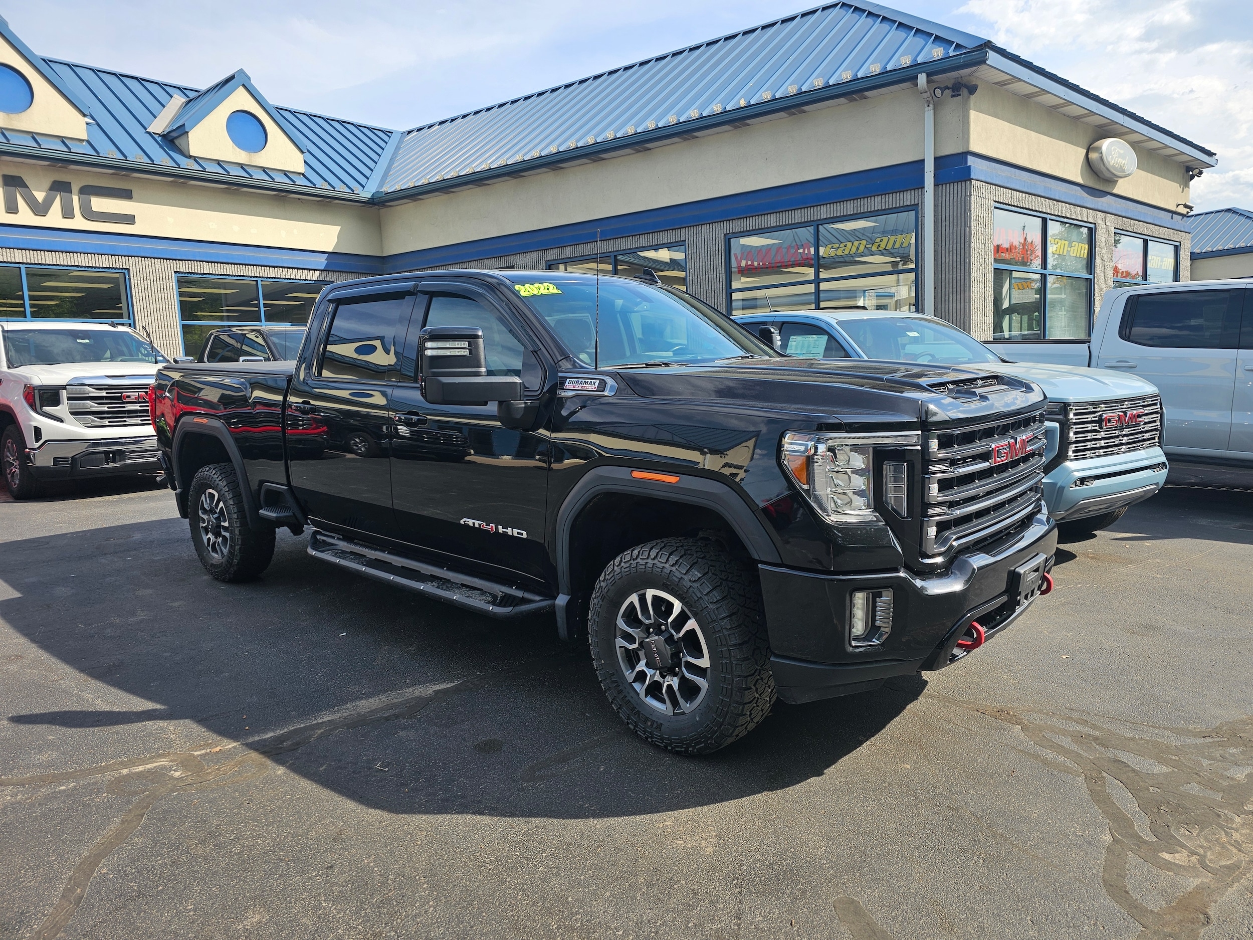 2022 GMC Sierra AT4 4WD Crew Cab Standard Box's photo