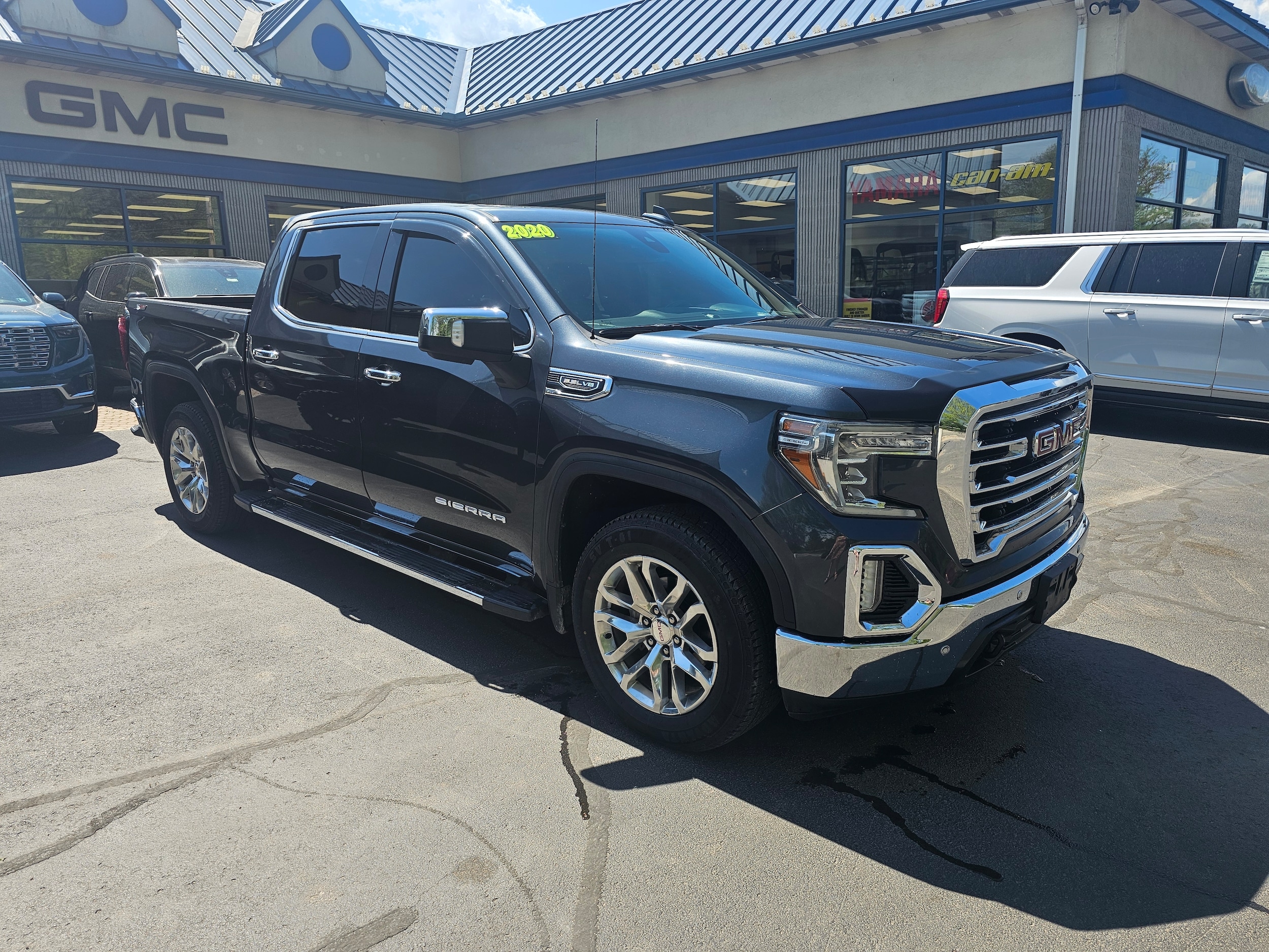 2020 GMC Sierra 4WD Crew Cab Short Box SLT's photo