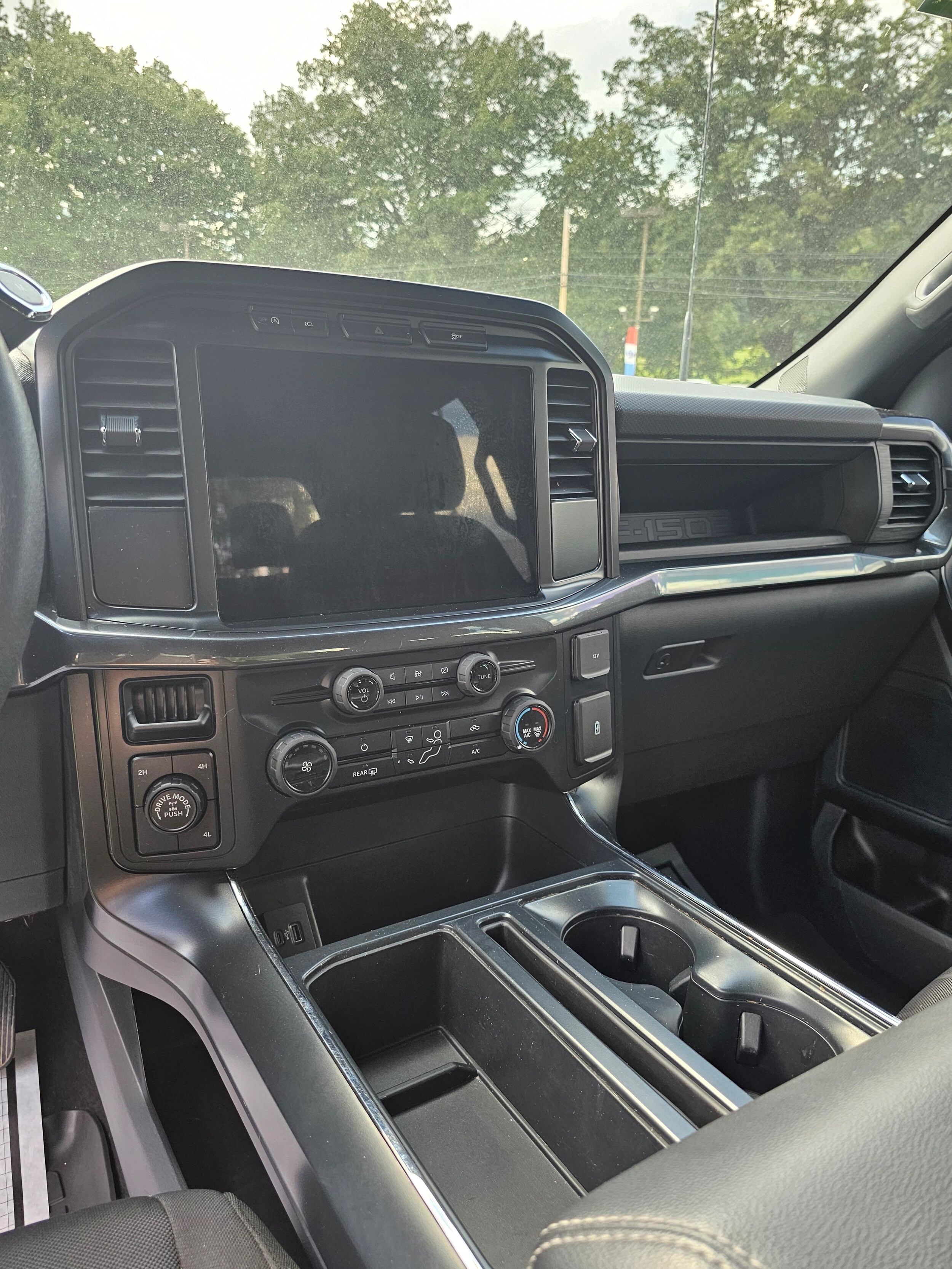 2024 Ford F-150 STX - Photo 8