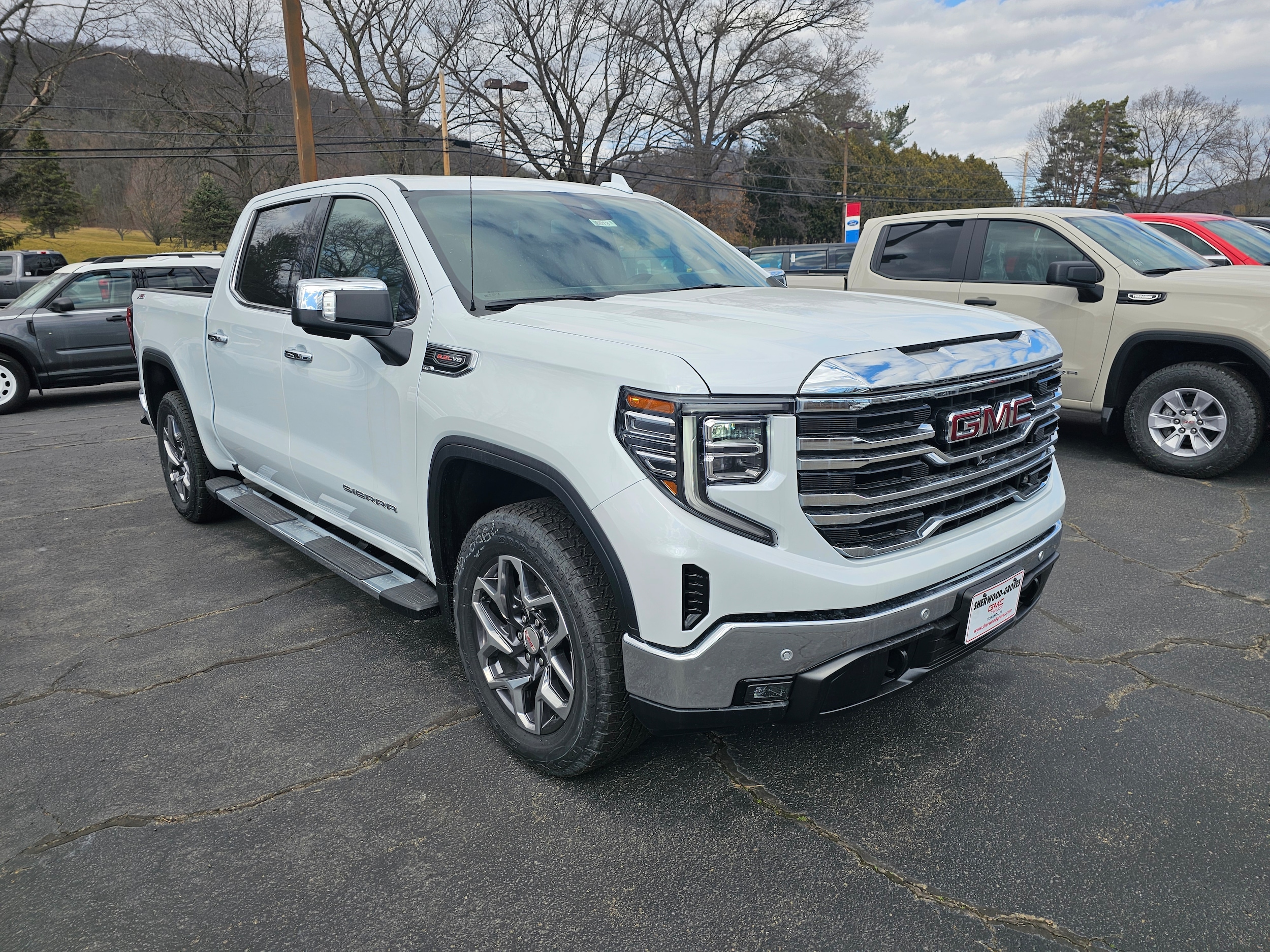 2026 GMC Sierra 1500 SLT - Photo 7