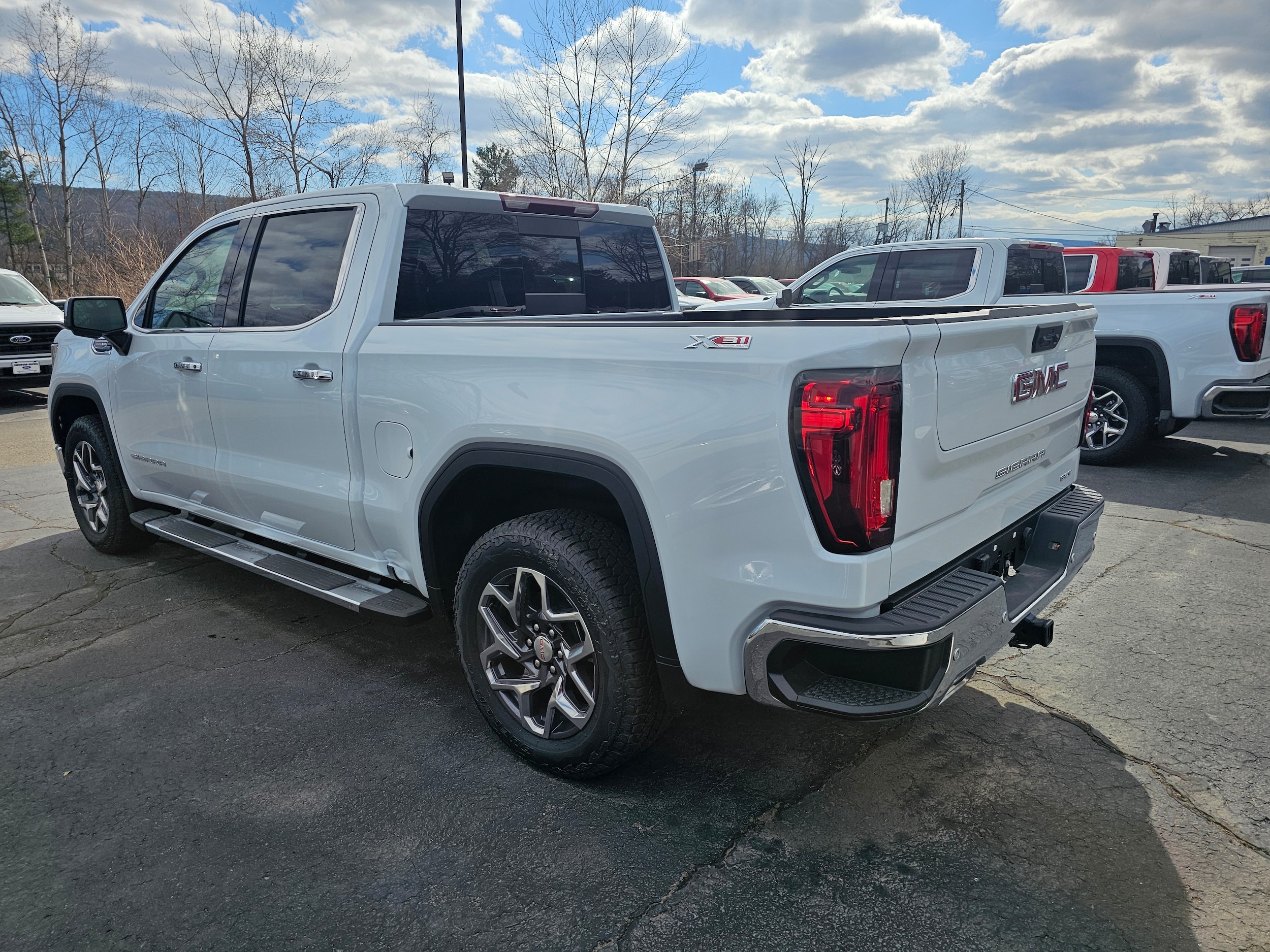 2026 GMC Sierra 1500 SLT - Photo 6