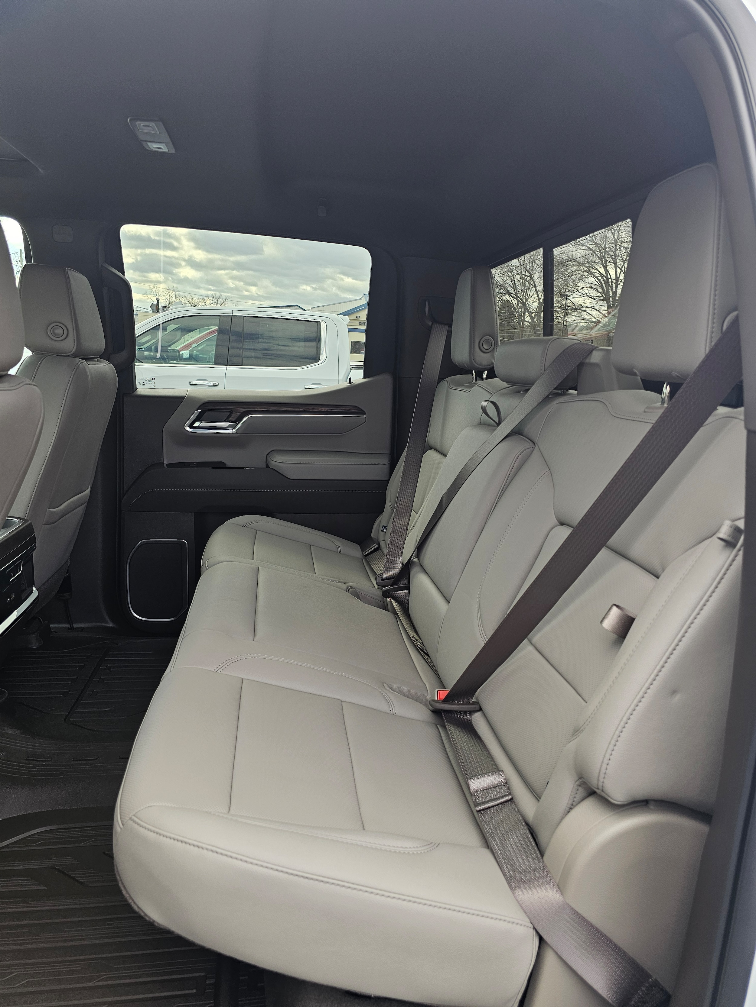2026 GMC Sierra 1500 SLT - Photo 13