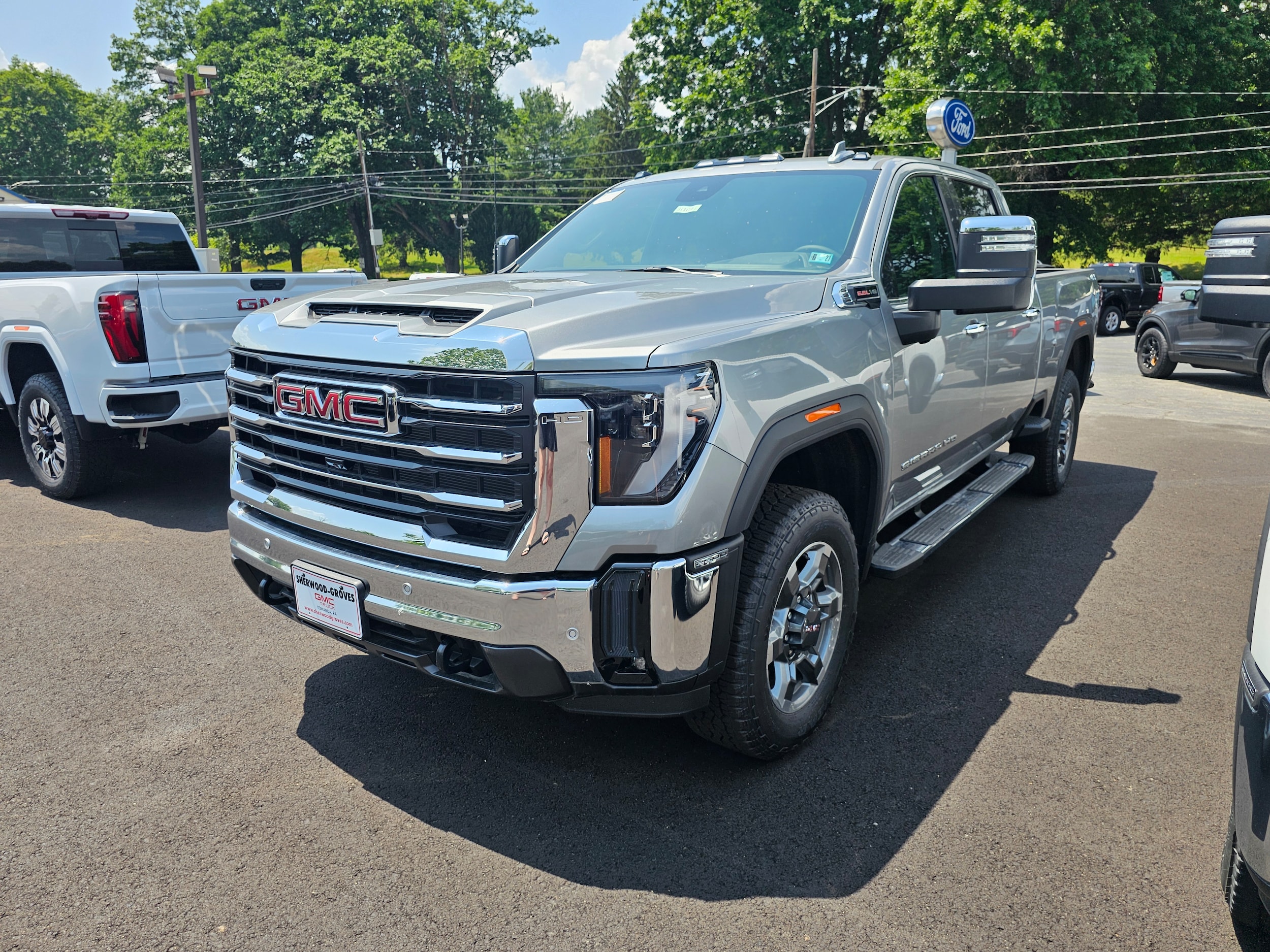 2026 GMC Sierra 2500HD SLT - Photo 2