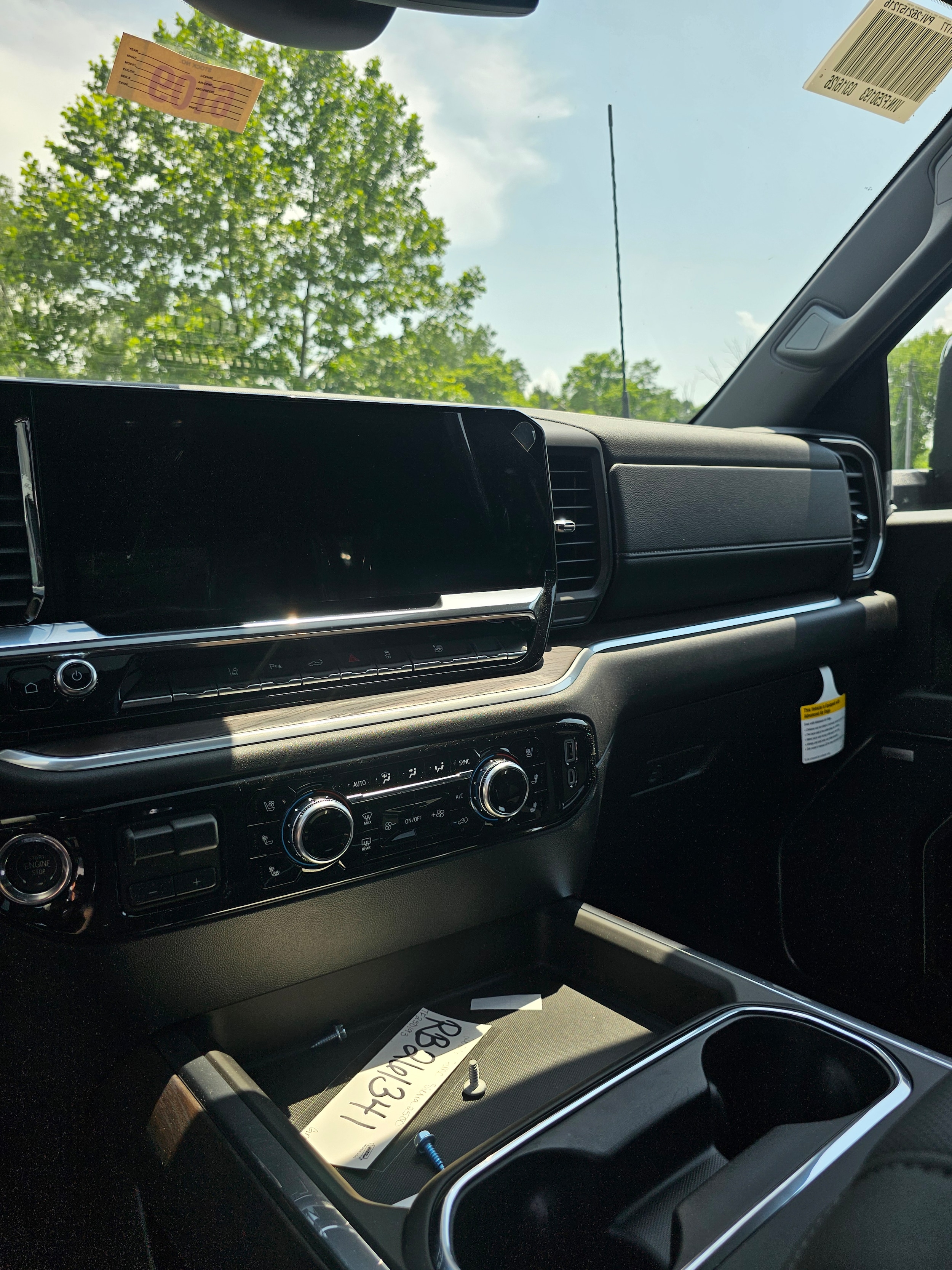 2026 GMC Sierra 2500HD SLT - Photo 9
