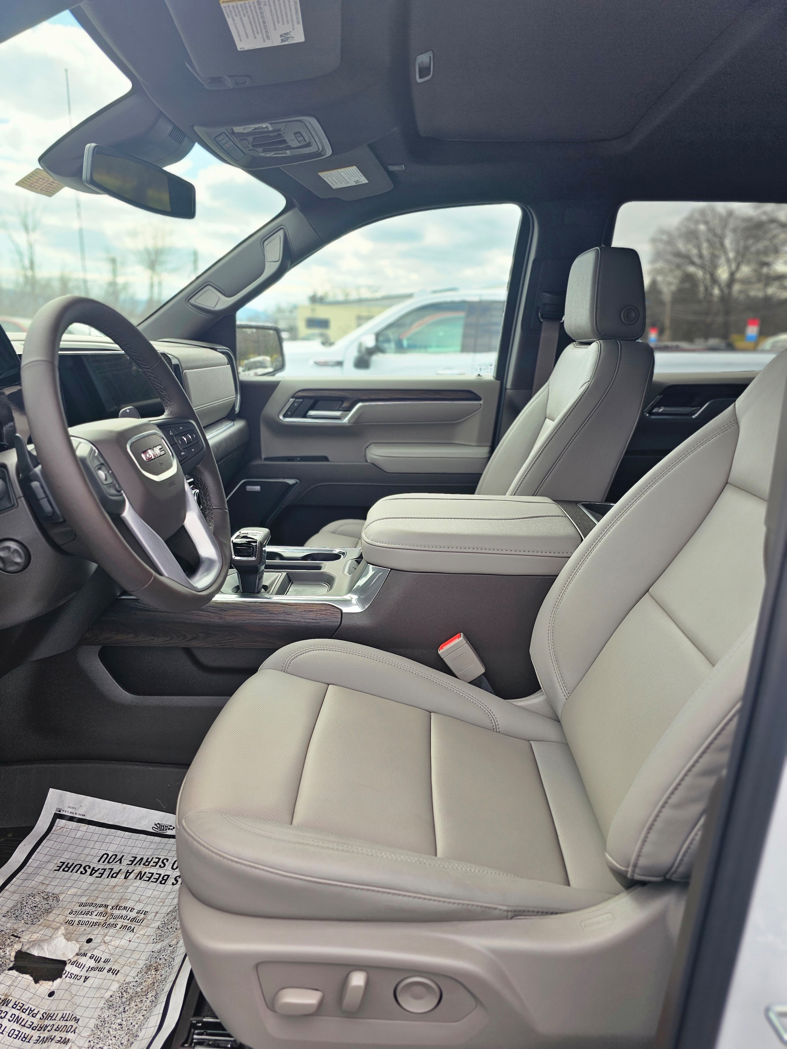 2026 GMC Sierra 1500 SLT - Photo 10