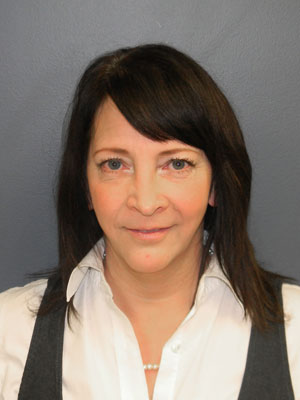 Susan Henderson<br><span style='font-size: 90%;color:#000000;'>Customer Service Specialist</span>