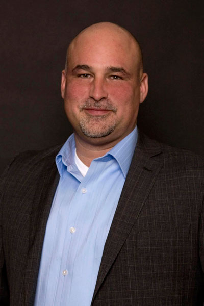 Shawn Diakur<br><span style='font-size: 75%;color:#000000;'>Preowned Manager</span>