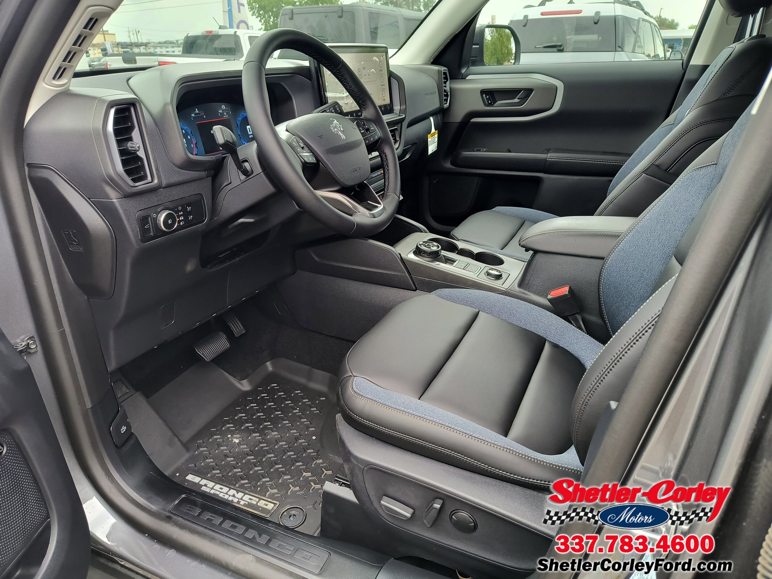 2025 Ford Bronco Sport Outer Banks photo 2