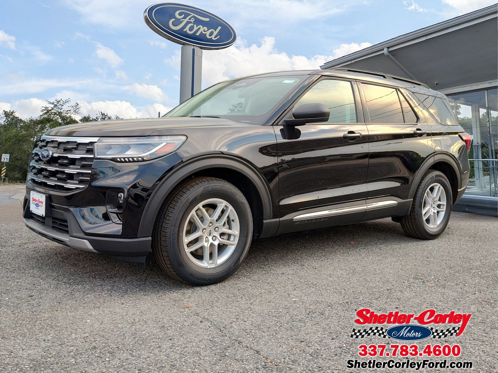 2025 Ford Explorer Active's photo