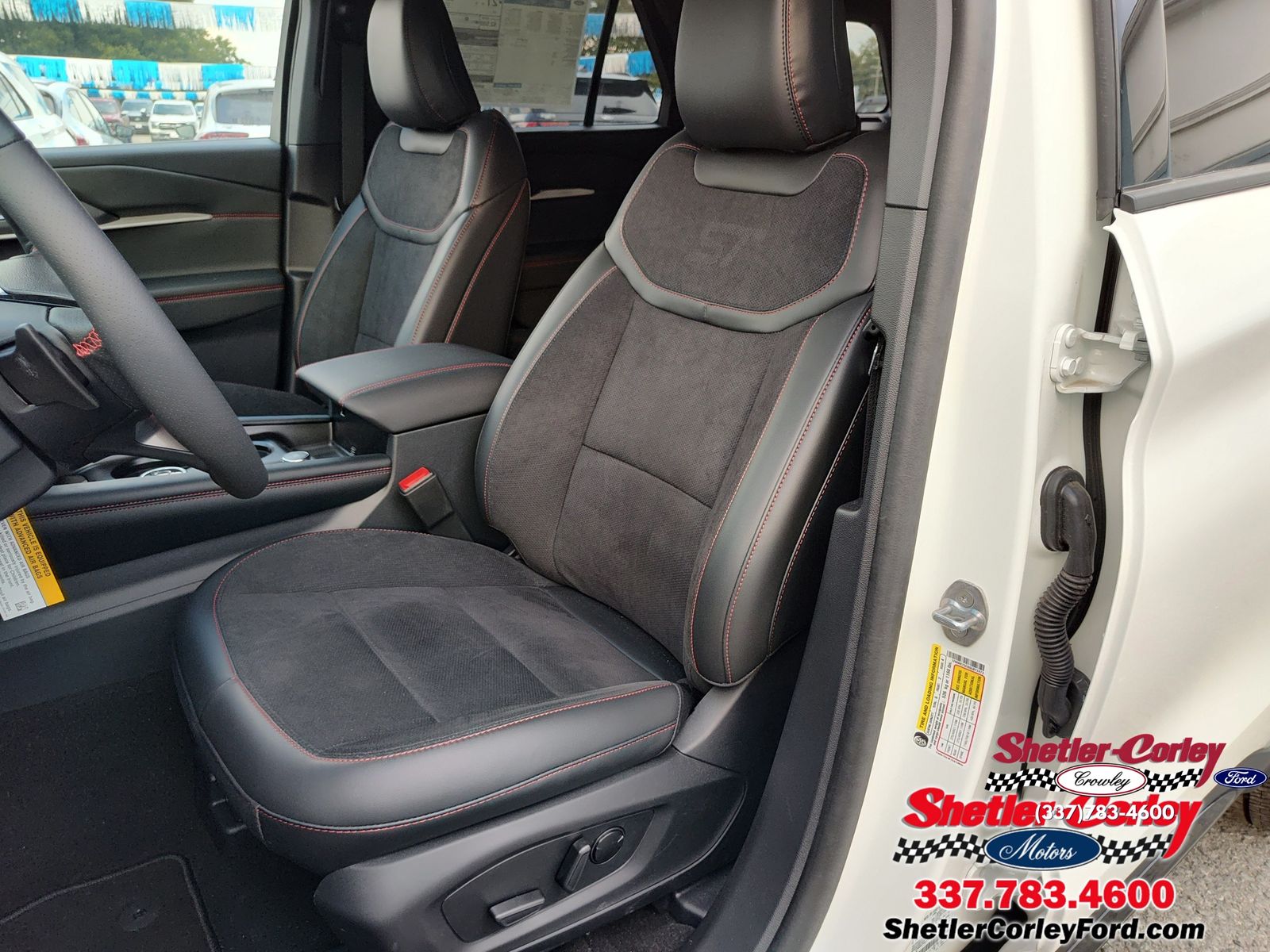 2025 Ford Explorer ST - Photo 9