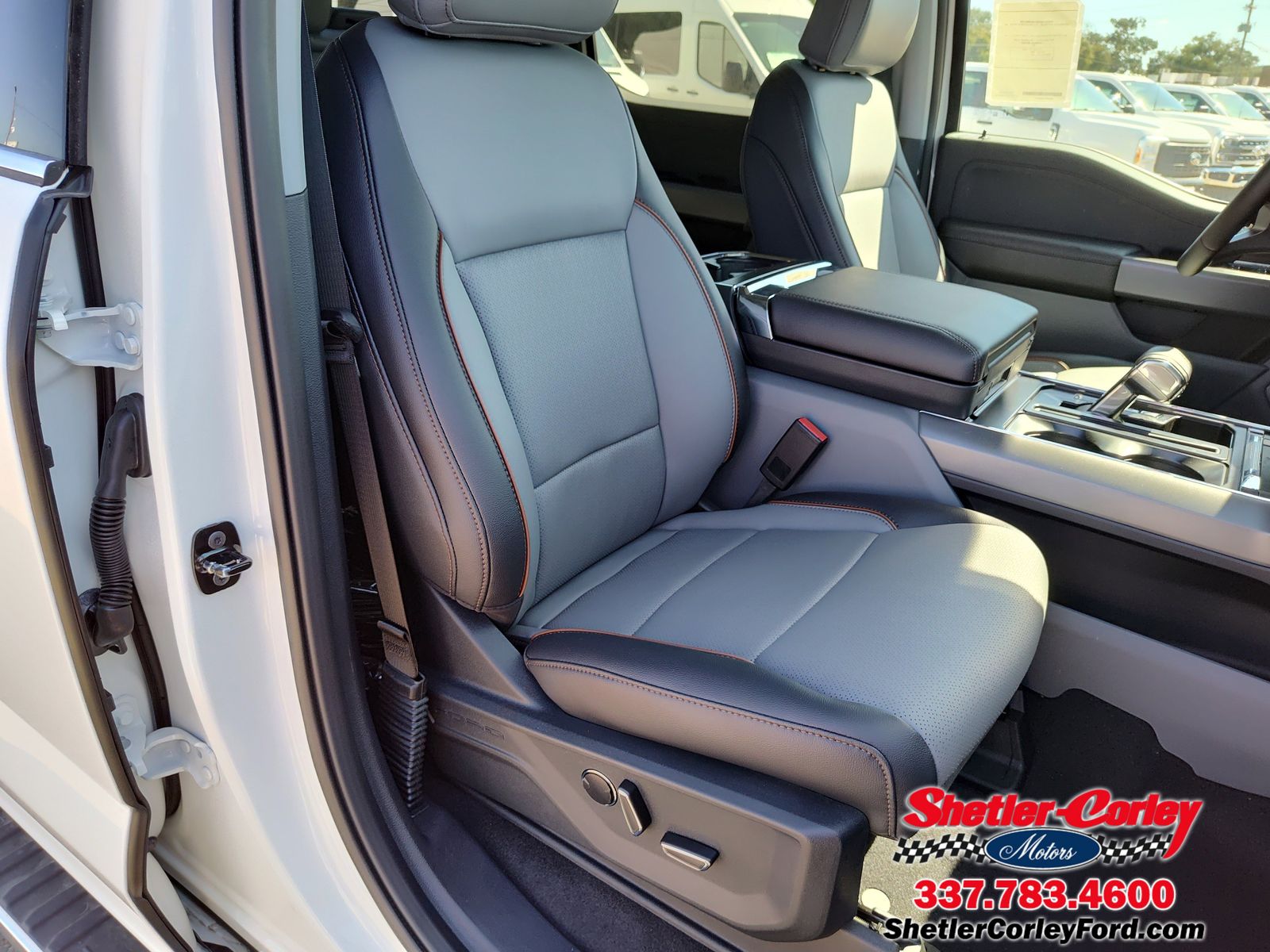 2025 Ford F-150 Lariat - Photo 12