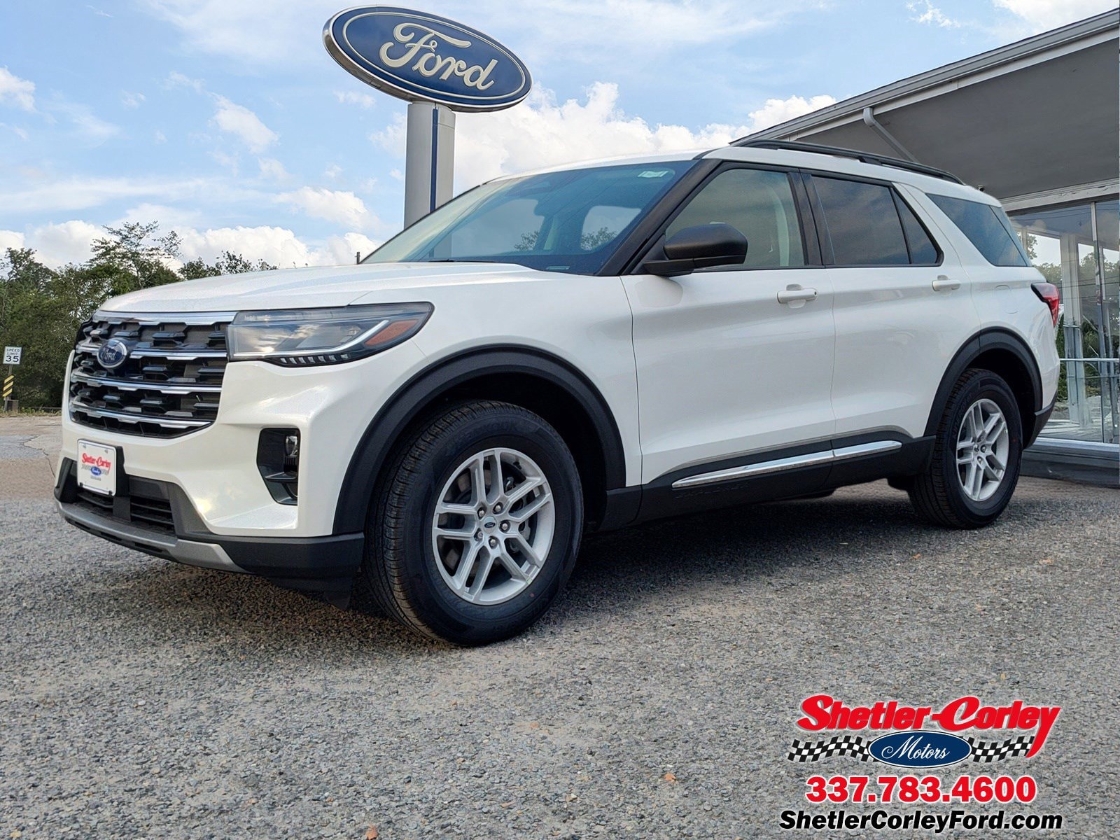 2025 Ford Explorer Active's photo