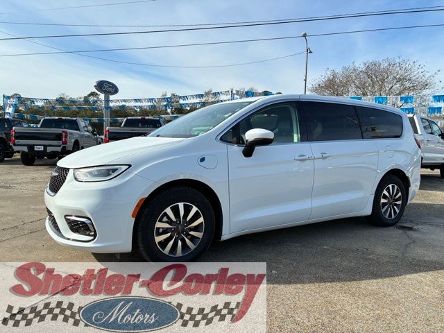 2023 Chrysler Pacifica Hybrid Touring L