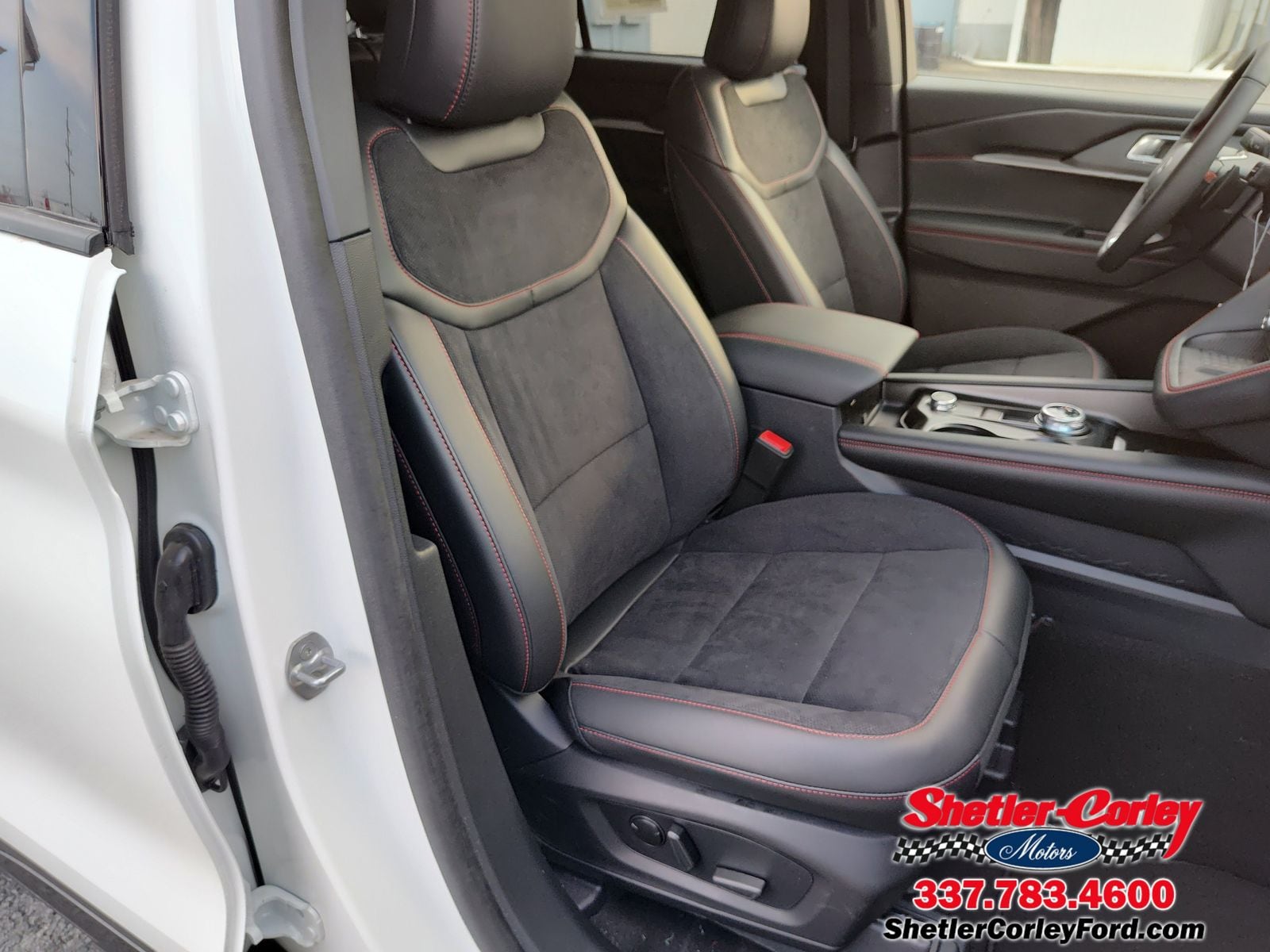 2025 Ford Explorer ST - Photo 12