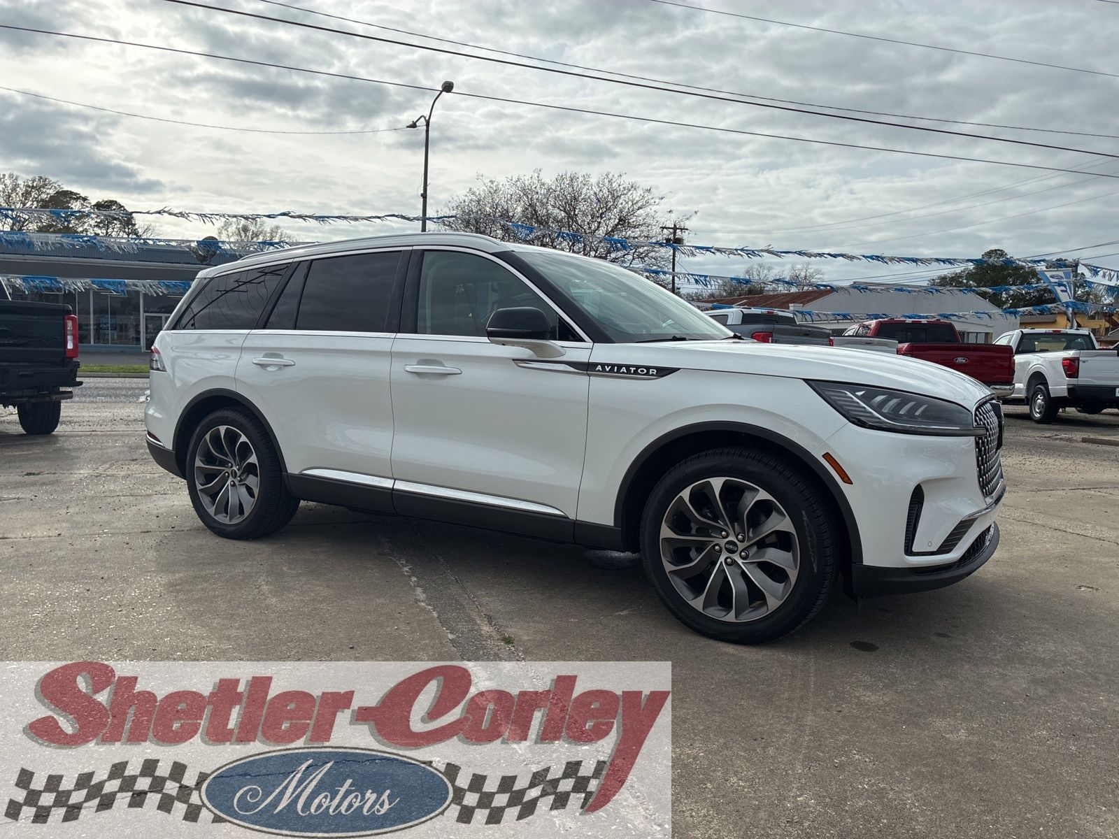 2025 Lincoln Aviator Premiere RWD's photo