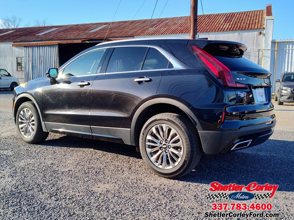2024 Cadillac XT4 Premium Luxury photo 4