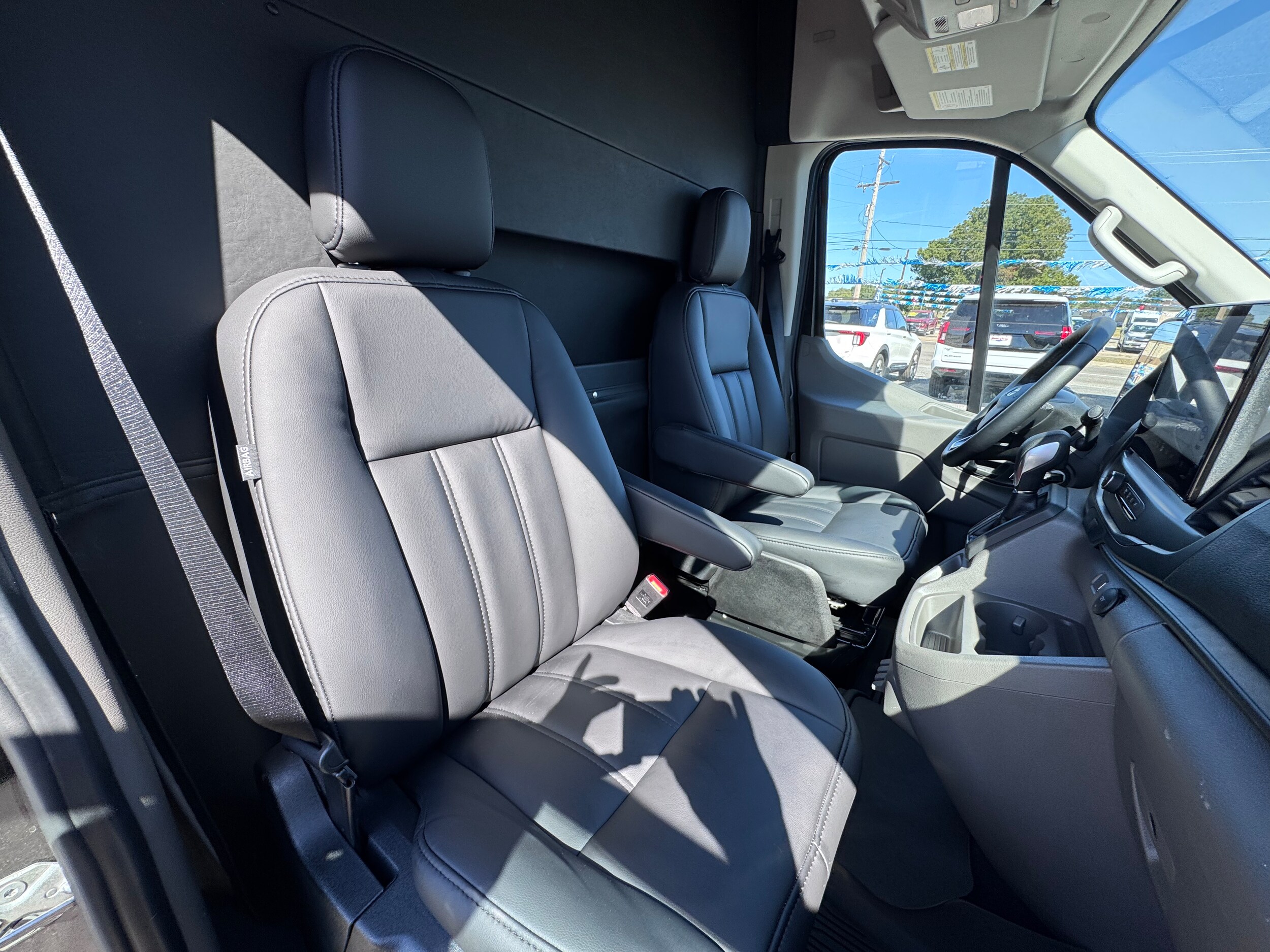 2025 Ford Transit Van Base - Photo 18
