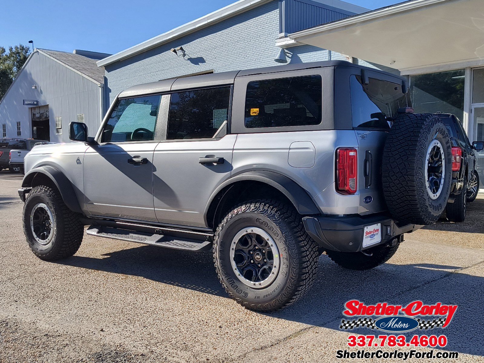 2024 Ford Bronco Black Diamond photo 3