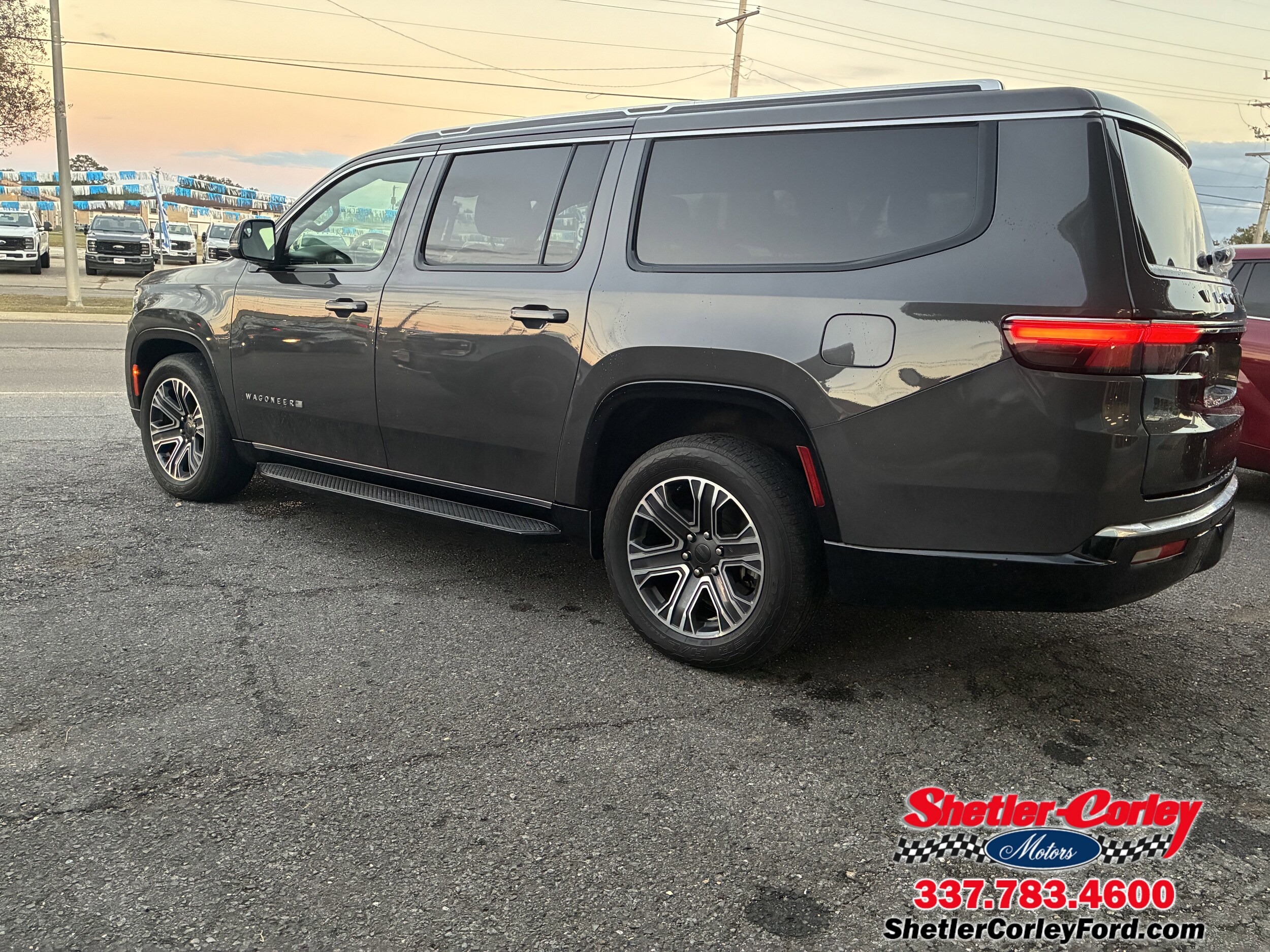 2024 Jeep Wagoneer L Series II photo 2