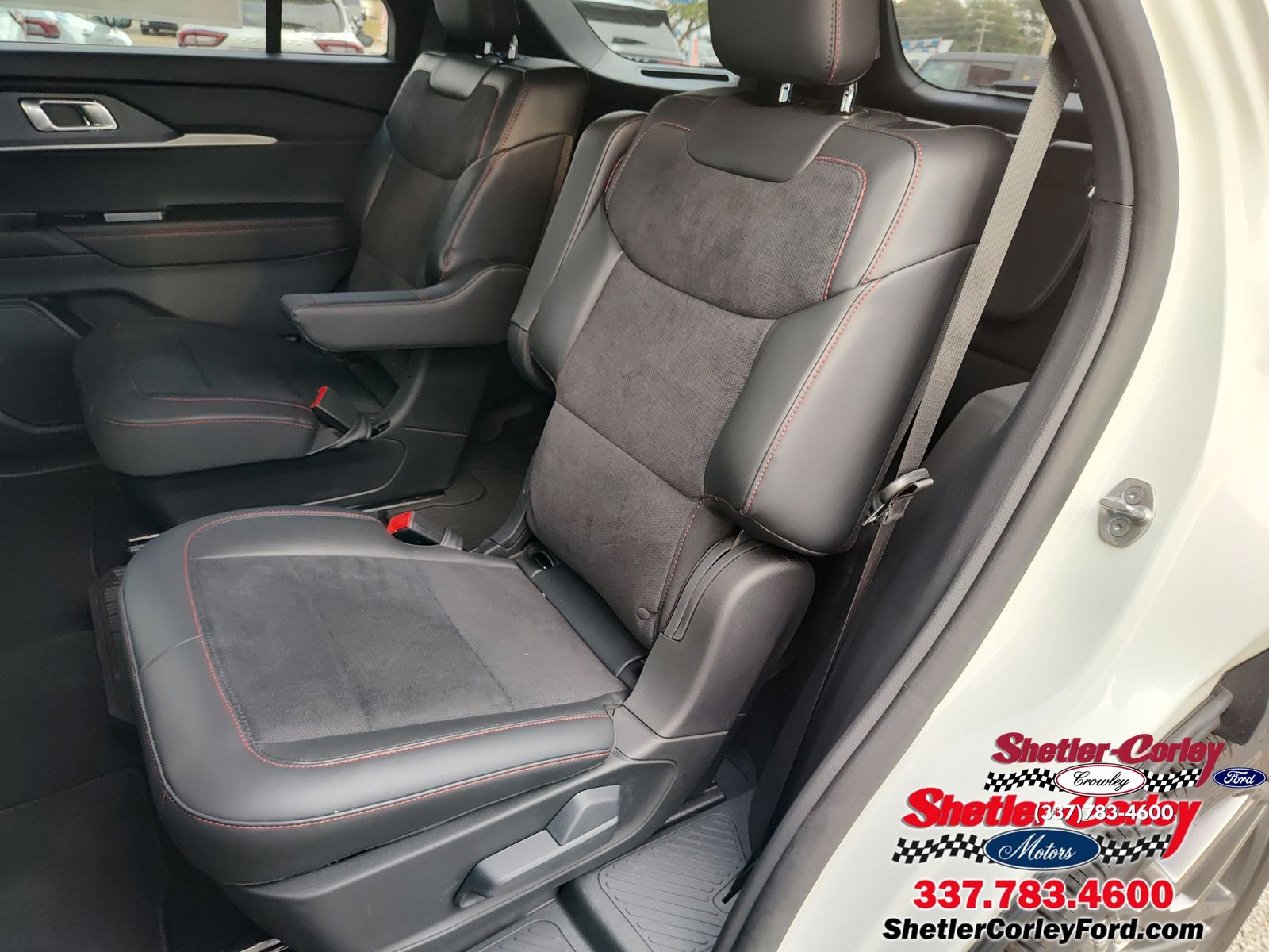 2025 Ford Explorer ST - Photo 16