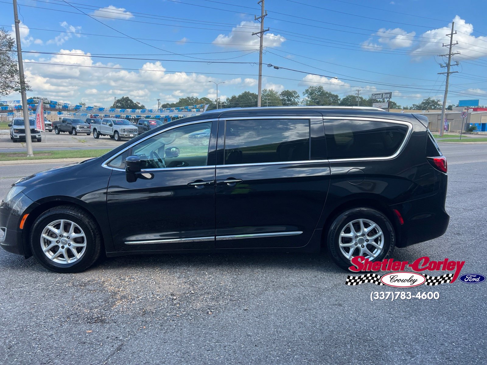 Used 2020 Chrysler Pacifica Touring L with VIN 2C4RC1BGXLR272371 for sale in Crowley, LA