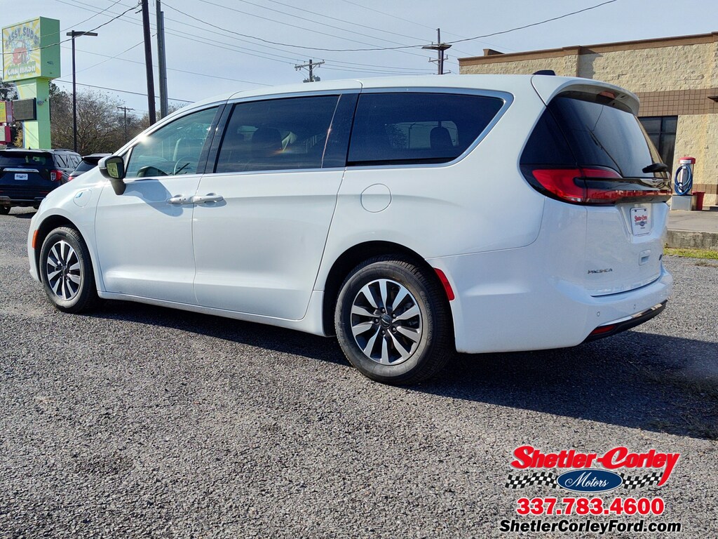 Used 2023 Chrysler Pacifica Hybrid Touring L FWD Hybrid Touring L FWD