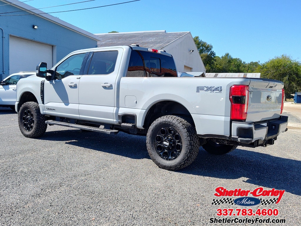New 2025 Ford F-250 LARIAT Truck Crew Cab