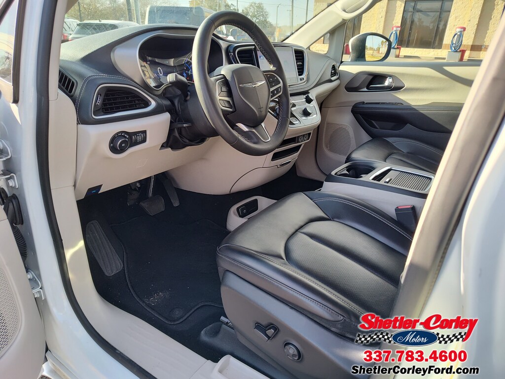 Used 2023 Chrysler Pacifica Hybrid Touring L FWD Hybrid Touring L FWD