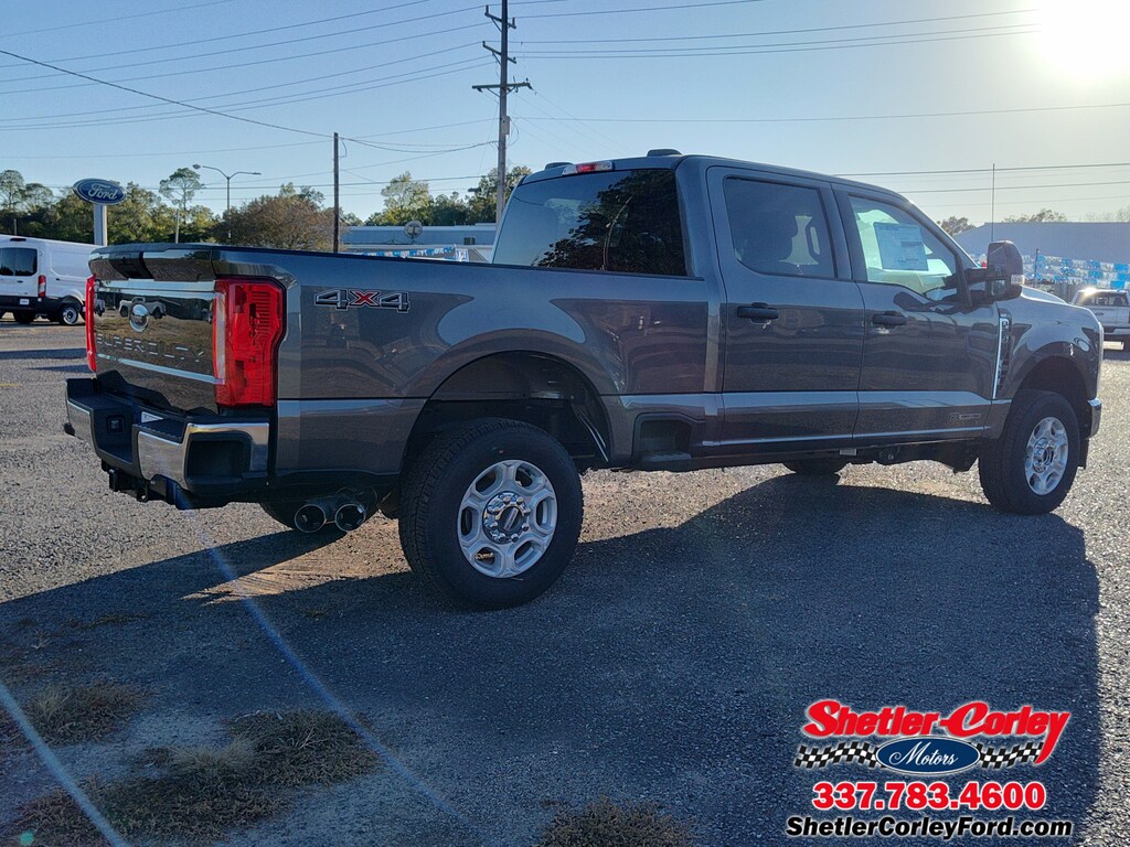 New 2025 Ford F-250 XLT Truck Crew Cab