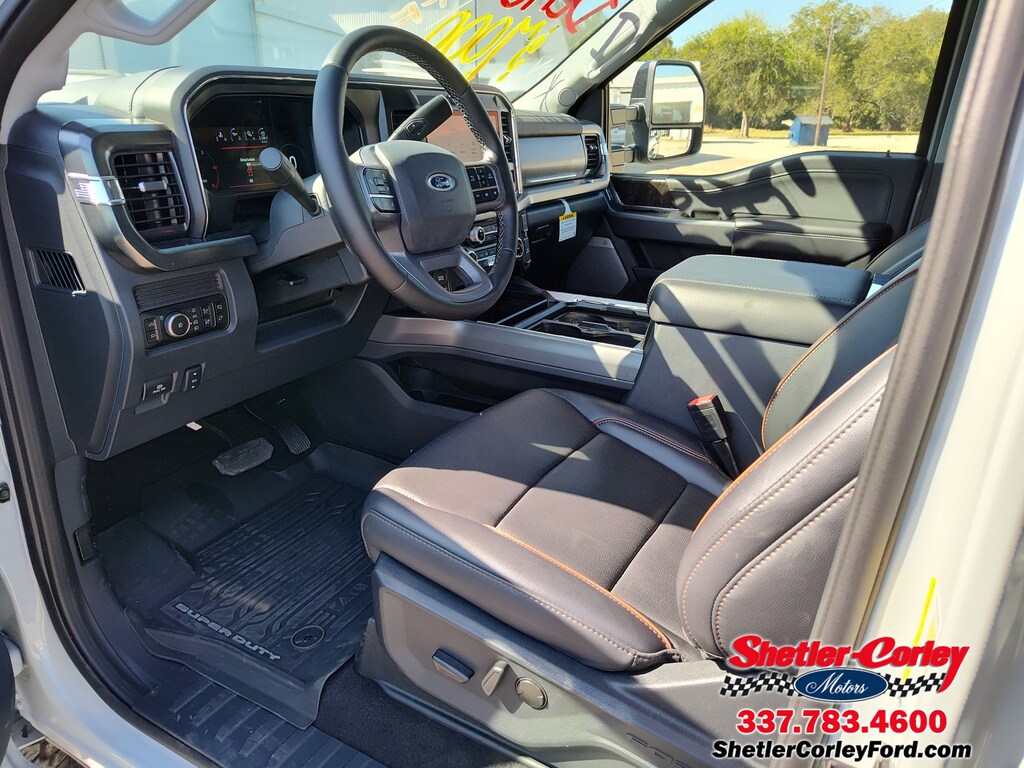 New 2025 Ford F-250 LARIAT Truck Crew Cab