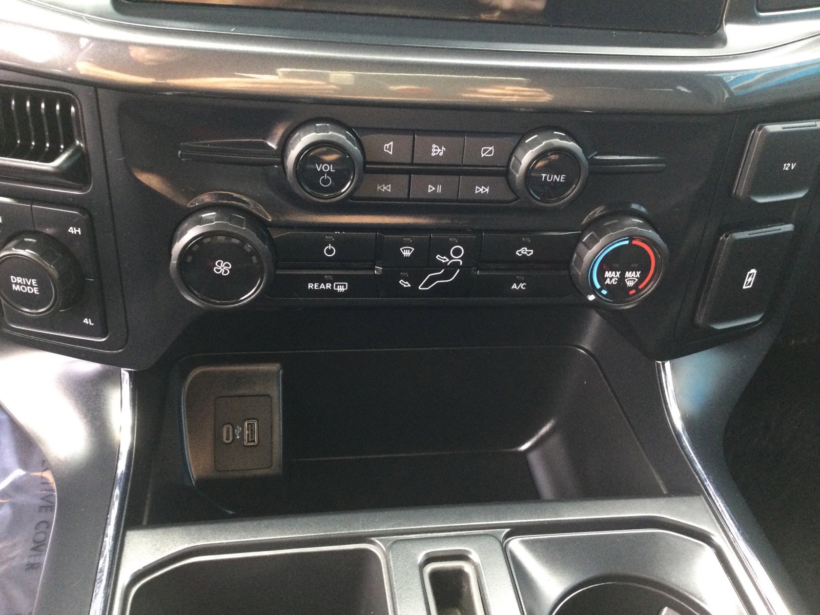 2024 Ford F-150 STX - Photo 18