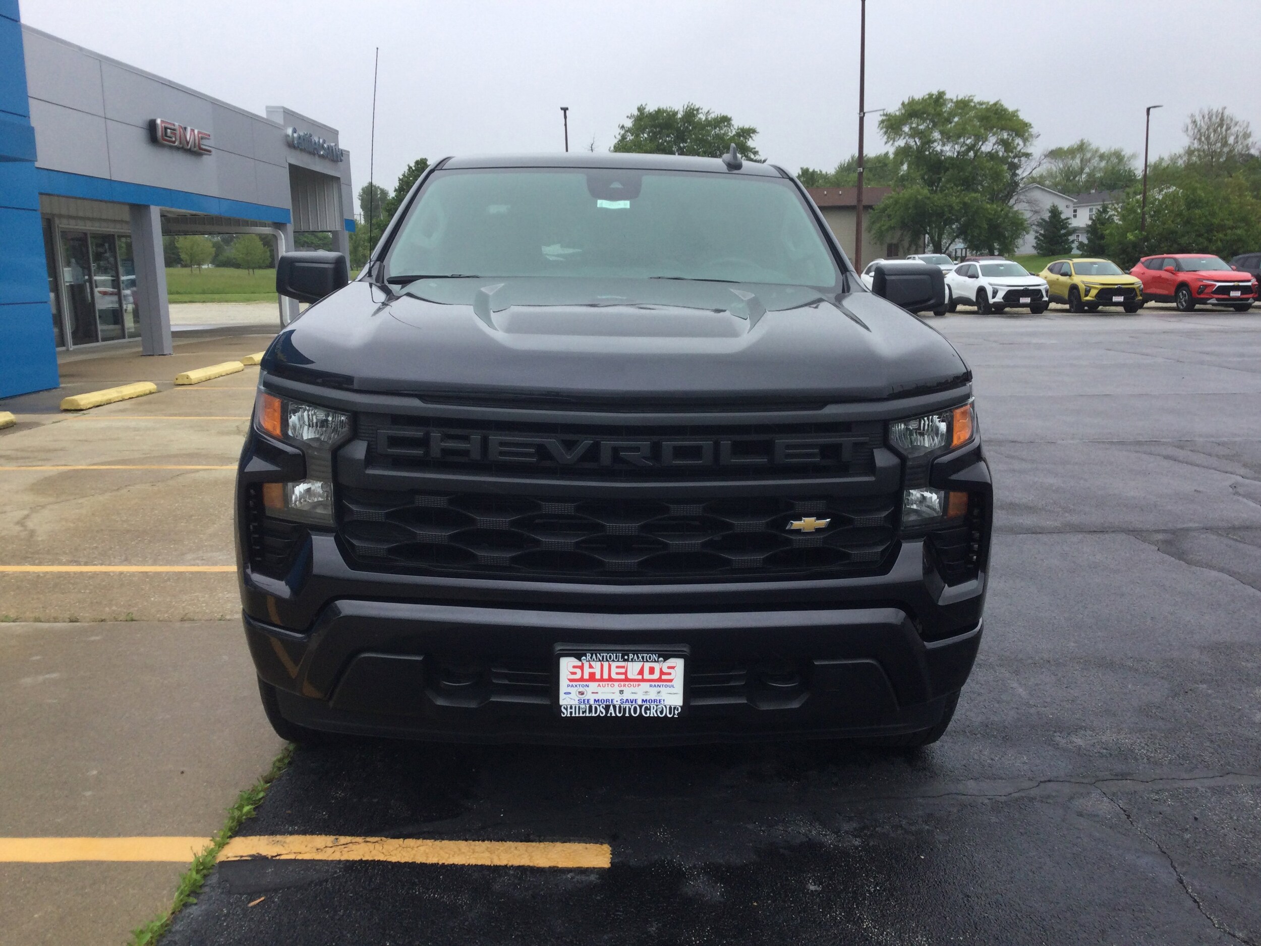2023 Chevrolet Silverado 1500 Custom photo 3