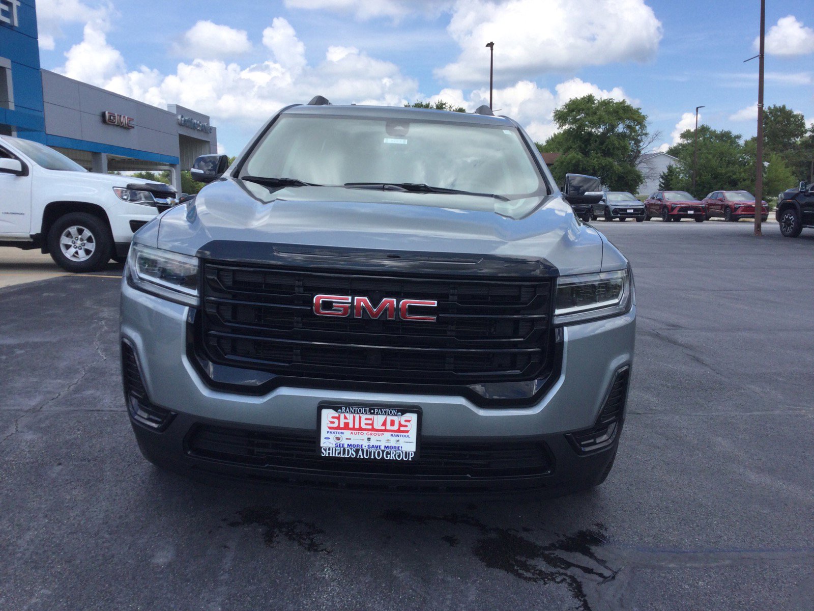 2023 Gmc Acadia SLE photo 2