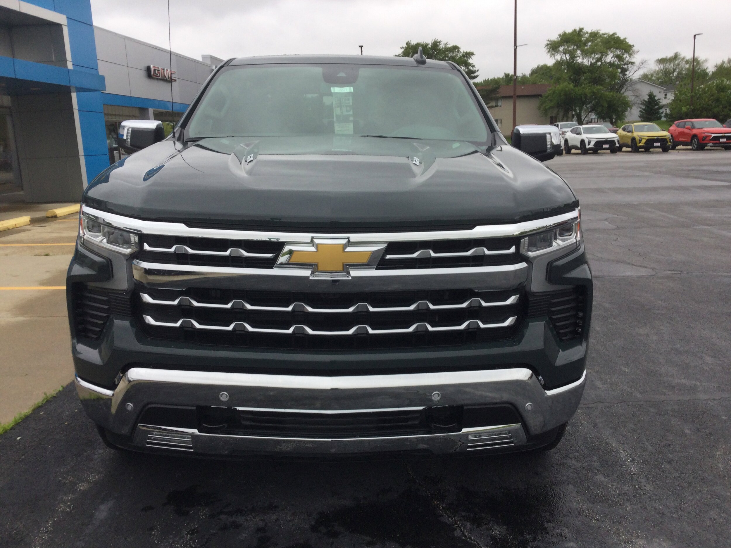 2025 Chevrolet Silverado 1500 LTZ photo 3