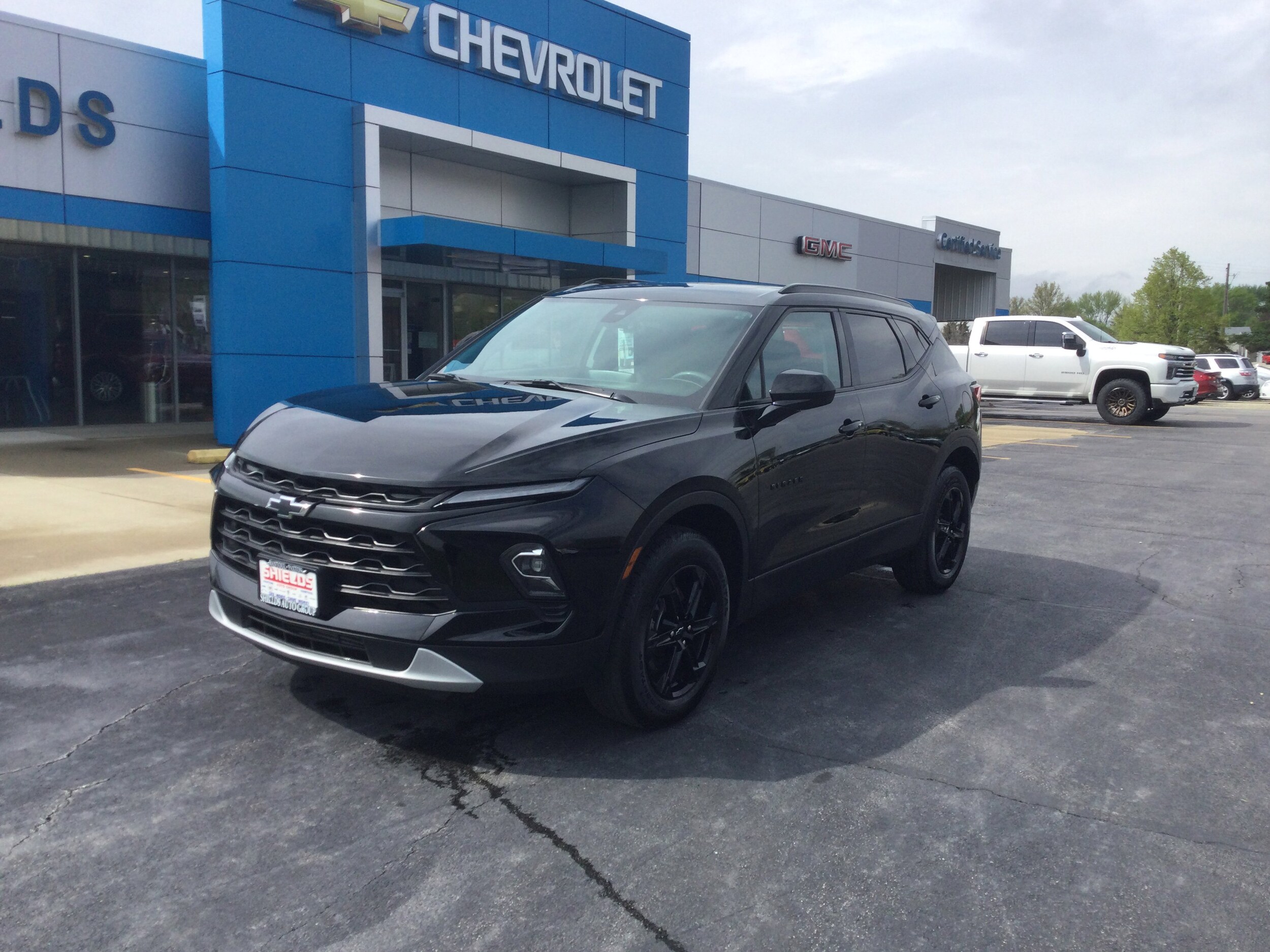 2023 Chevrolet Blazer 2LT photo 2