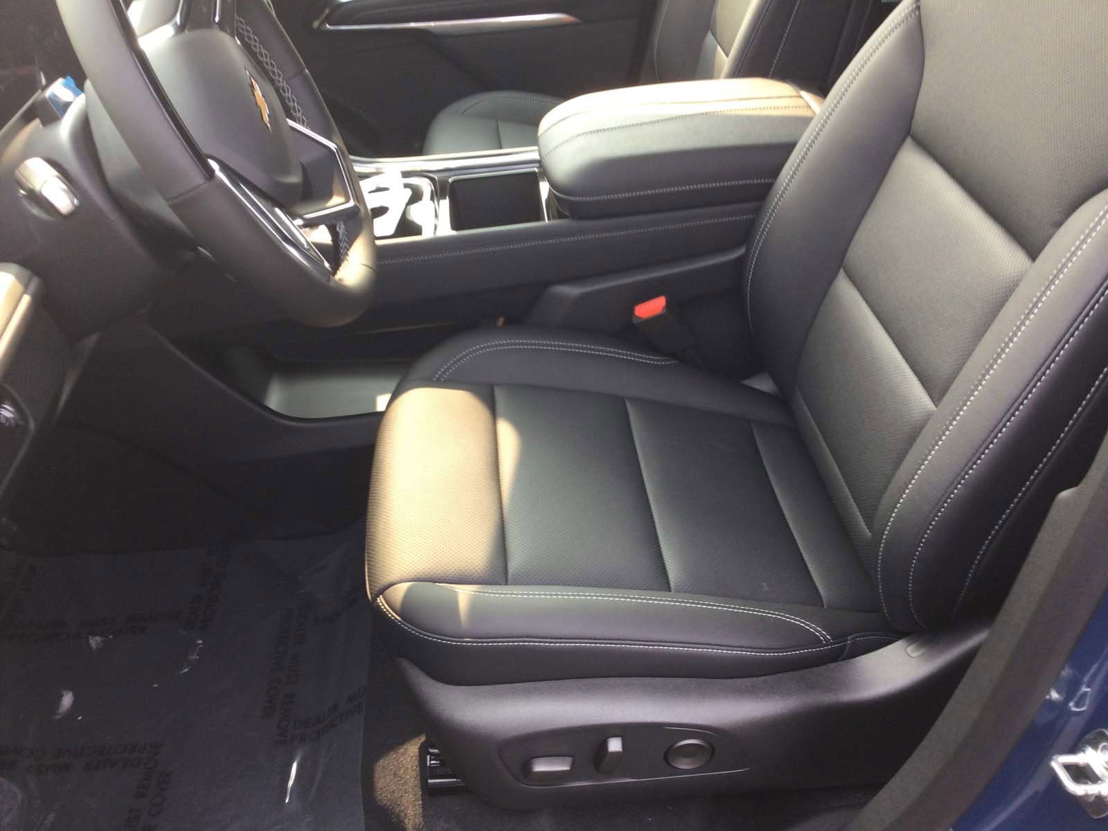 2025 Chevrolet Traverse LT - Photo 13