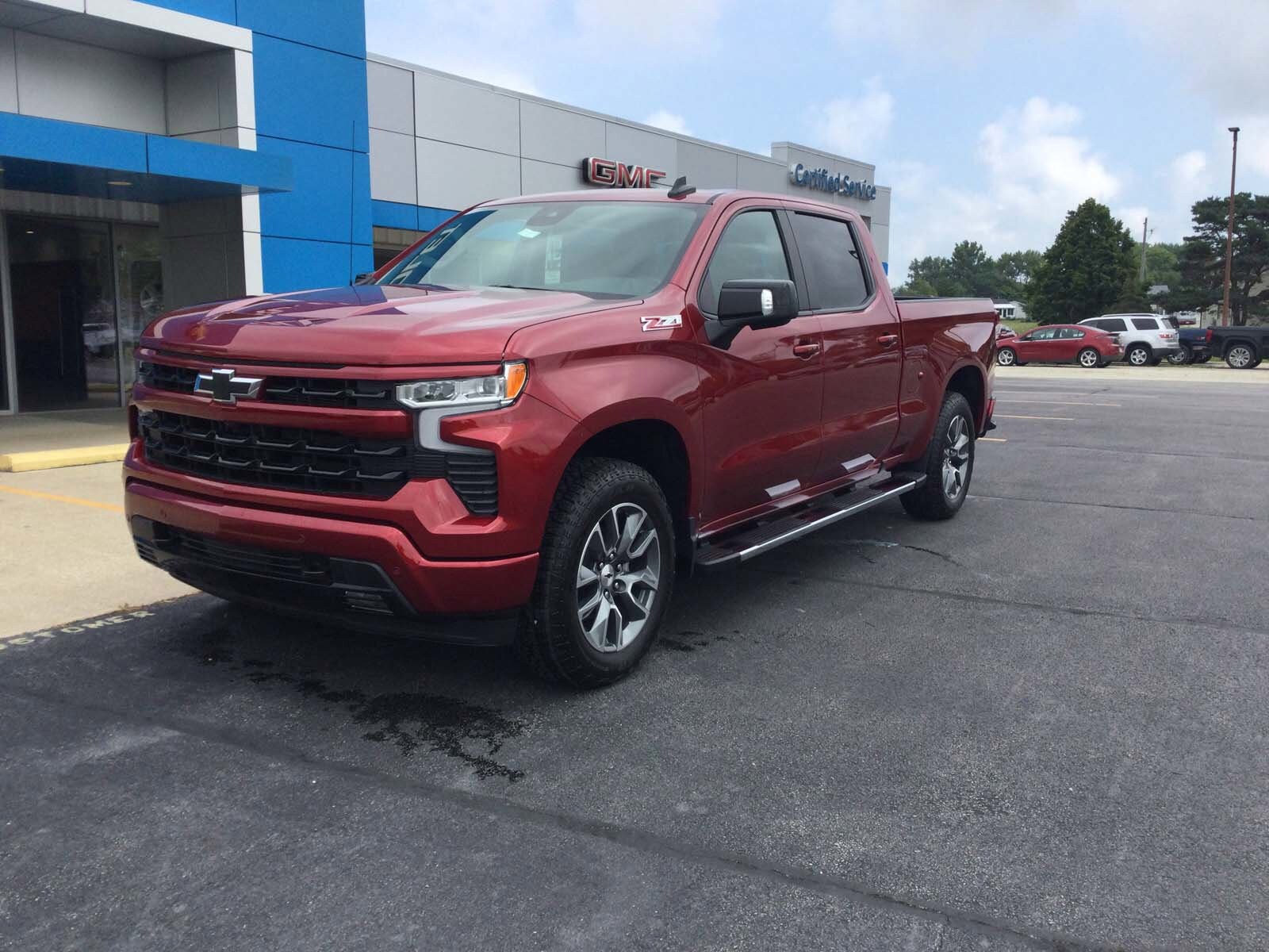 2025 Chevrolet Silverado 1500 RST photo 2
