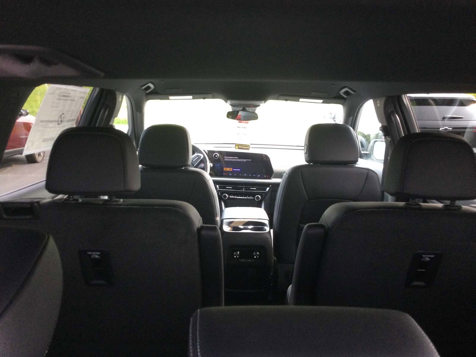 2025 Chevrolet Traverse LT - Photo 10