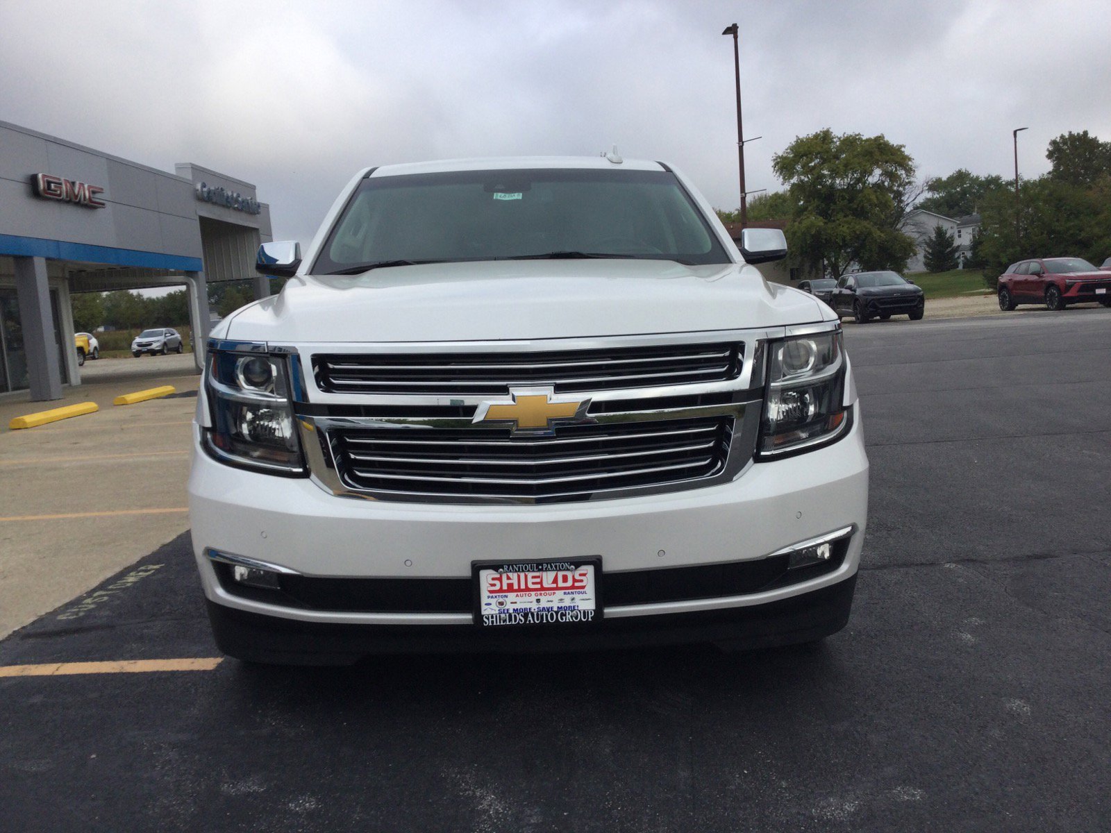 2019 Chevrolet Suburban Premier photo 2