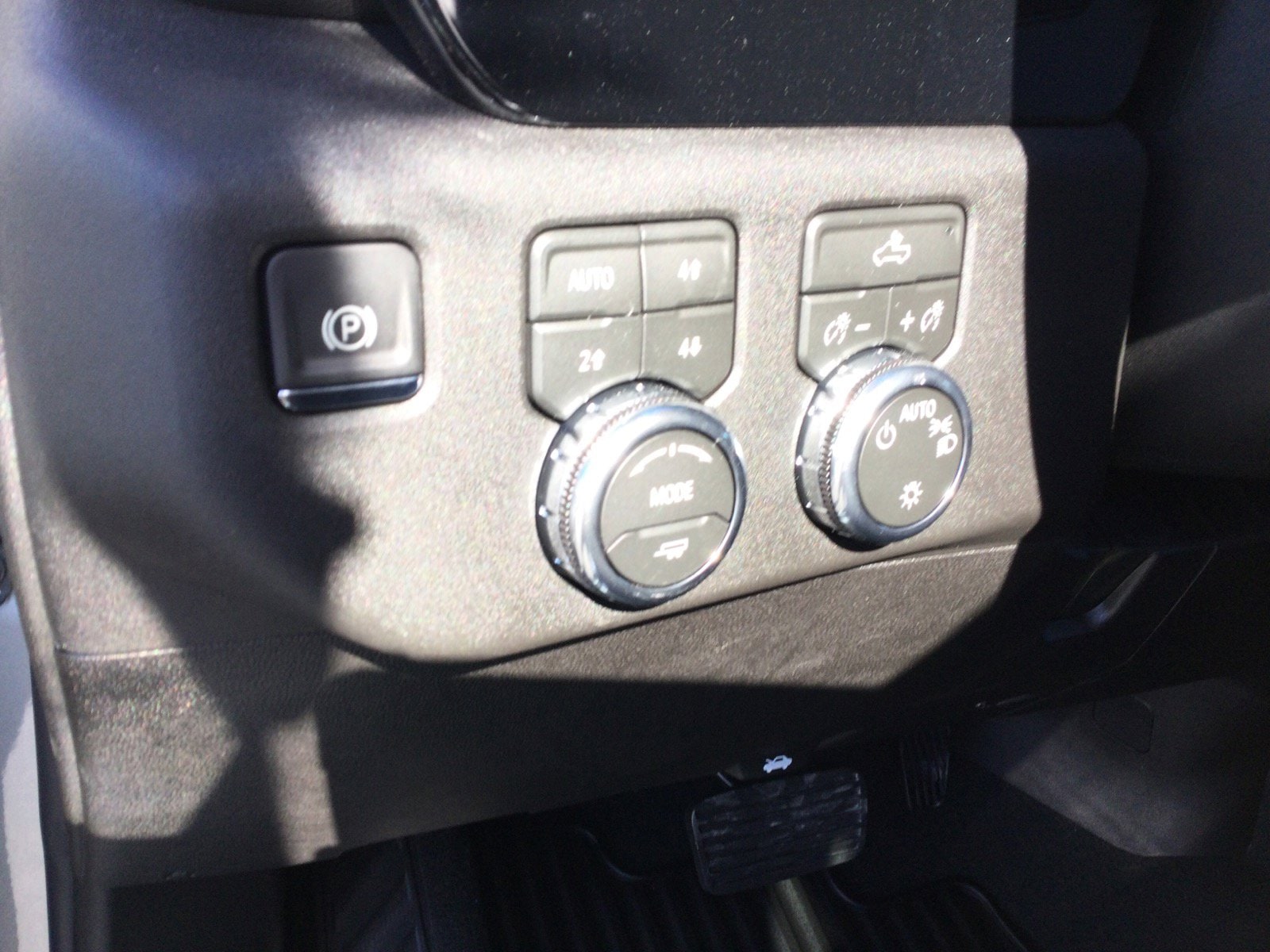 2026 GMC Sierra 1500 SLE - Photo 16