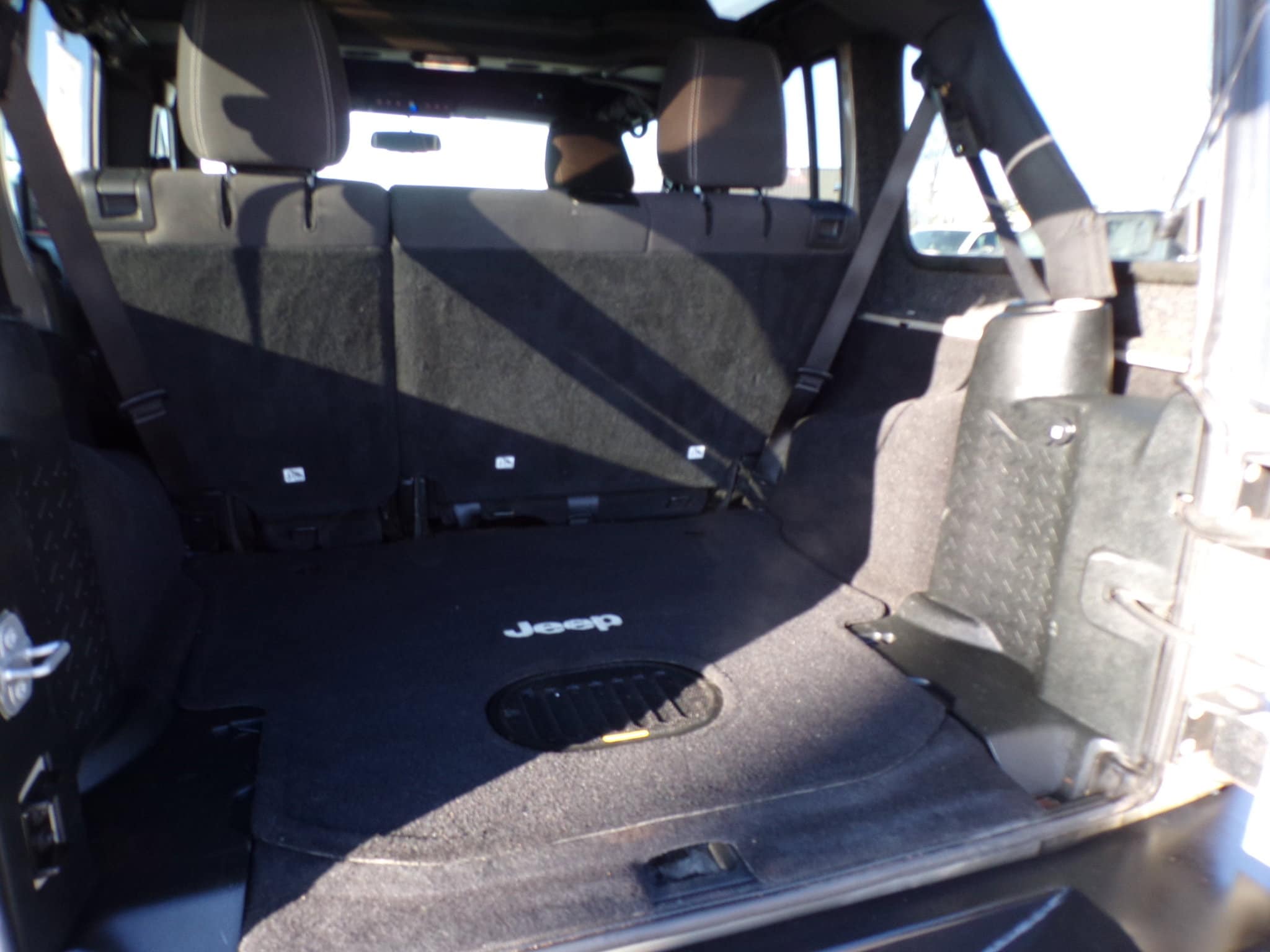 2017 Jeep Wrangler Unlimited Sahara - Photo 25