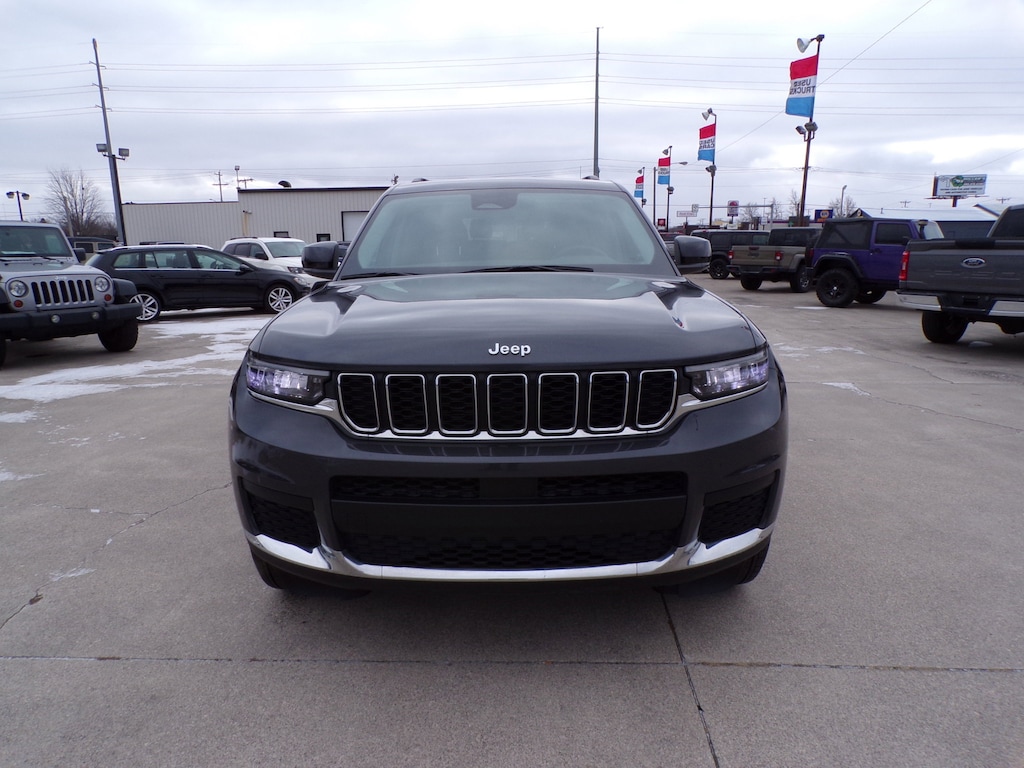 Used 2023 Jeep Grand Cherokee L Laredo SUV
