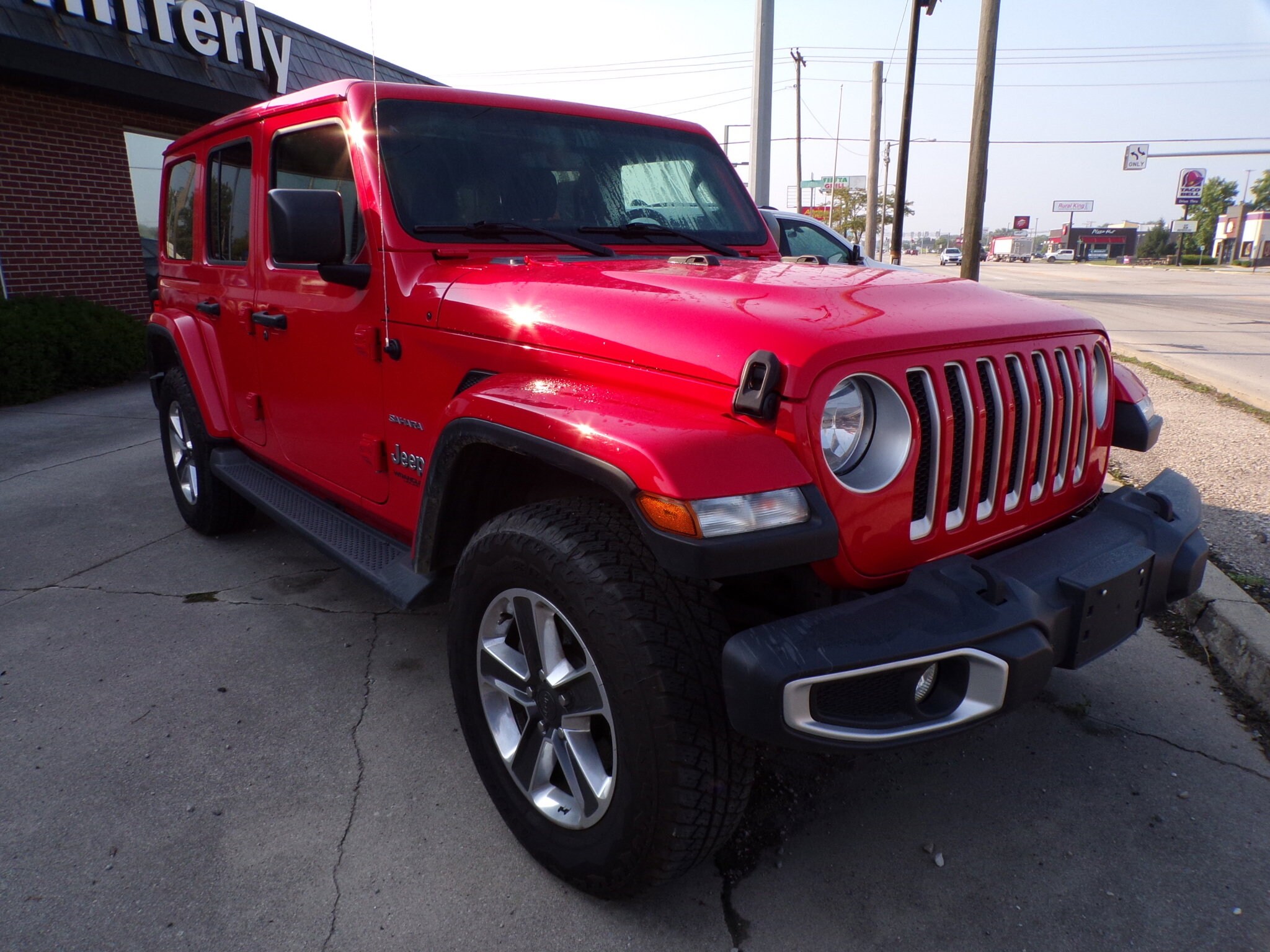 2021 Jeep Wrangler Unlimited Sahara photo 3