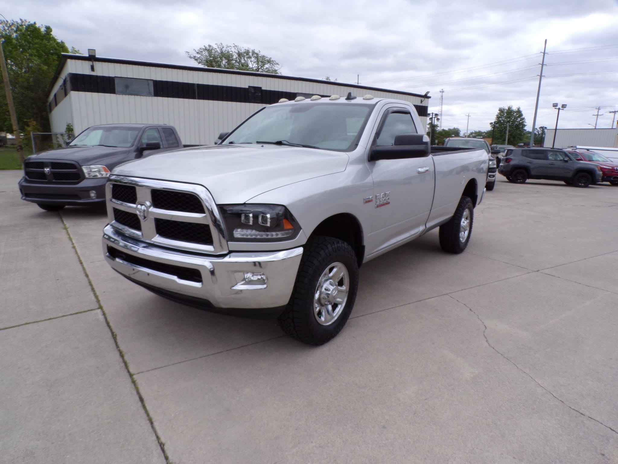 2015 RAM 3500 SLT 4X4 Regular cab's photo