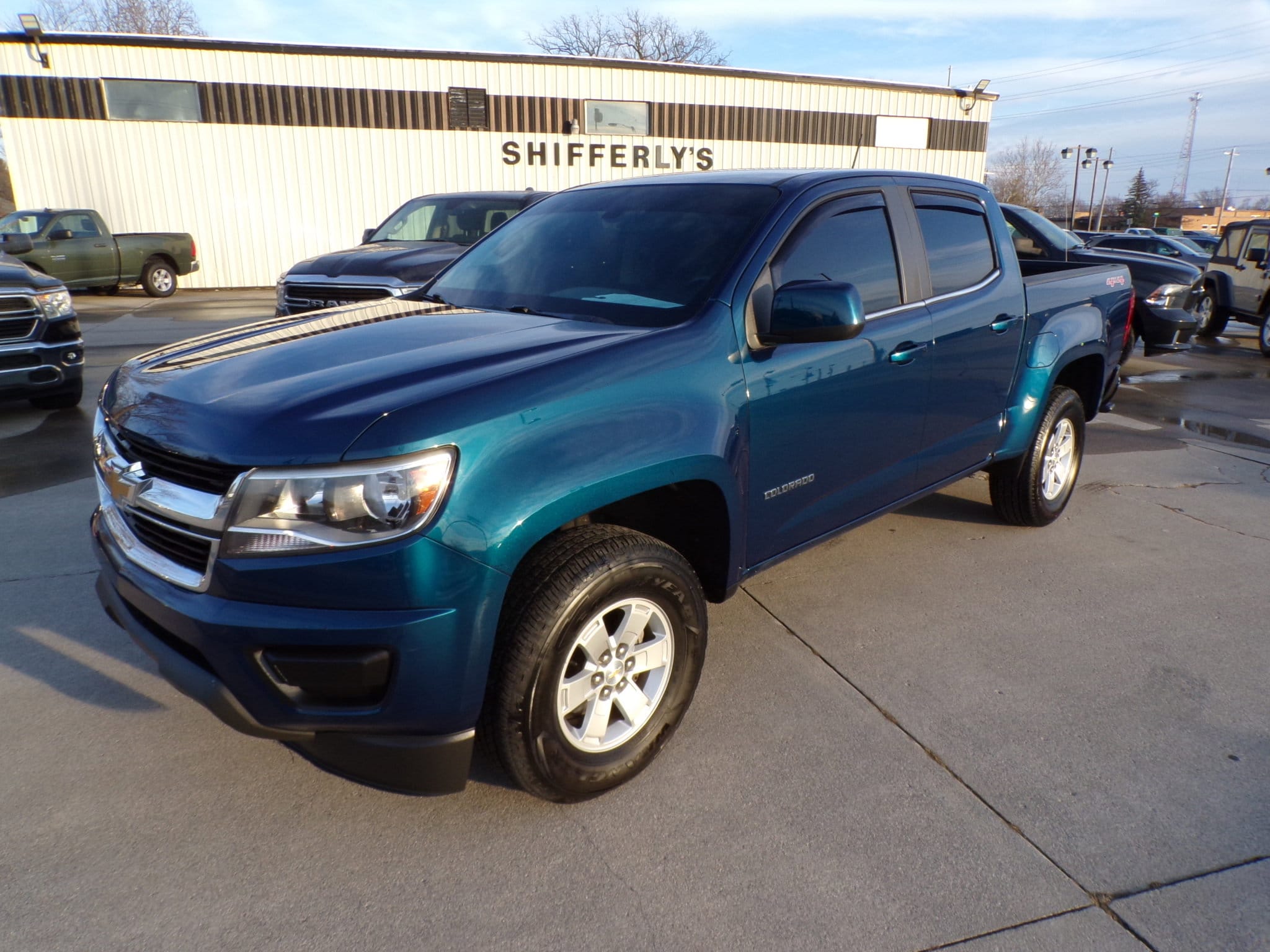 2019 Chevrolet Colorado Work Truck's photo