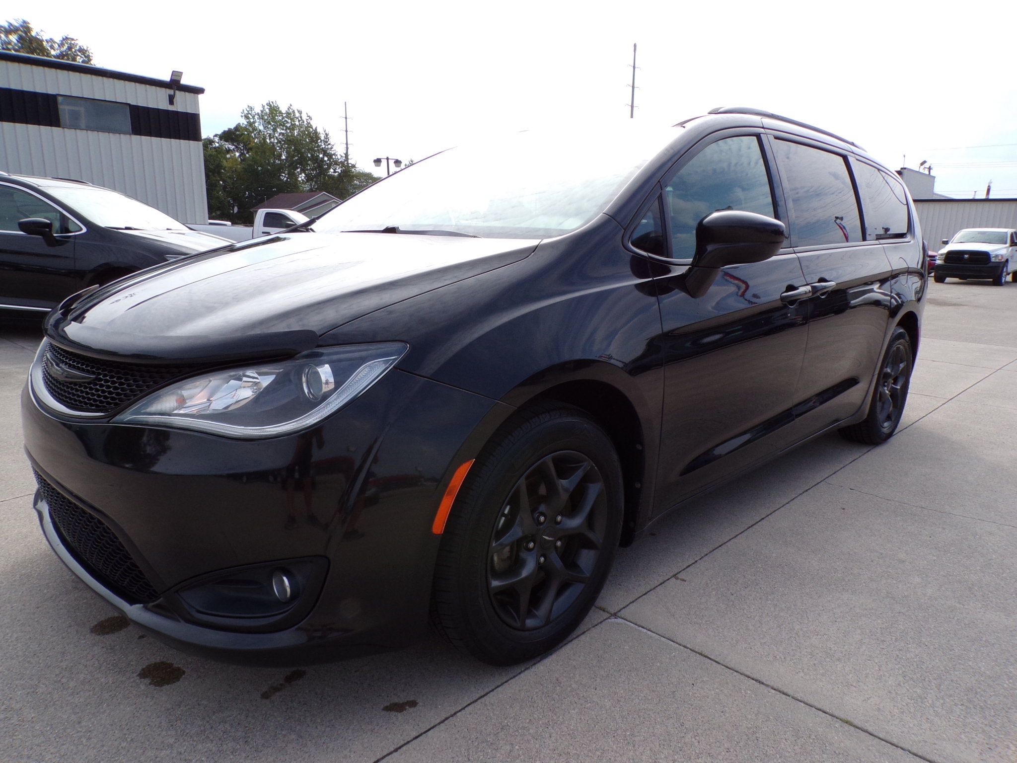  Chrysler Pacifica