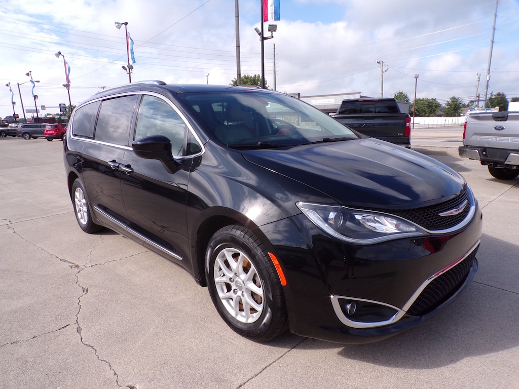 Used 2020 Chrysler Pacifica Touring L Van Passenger Van