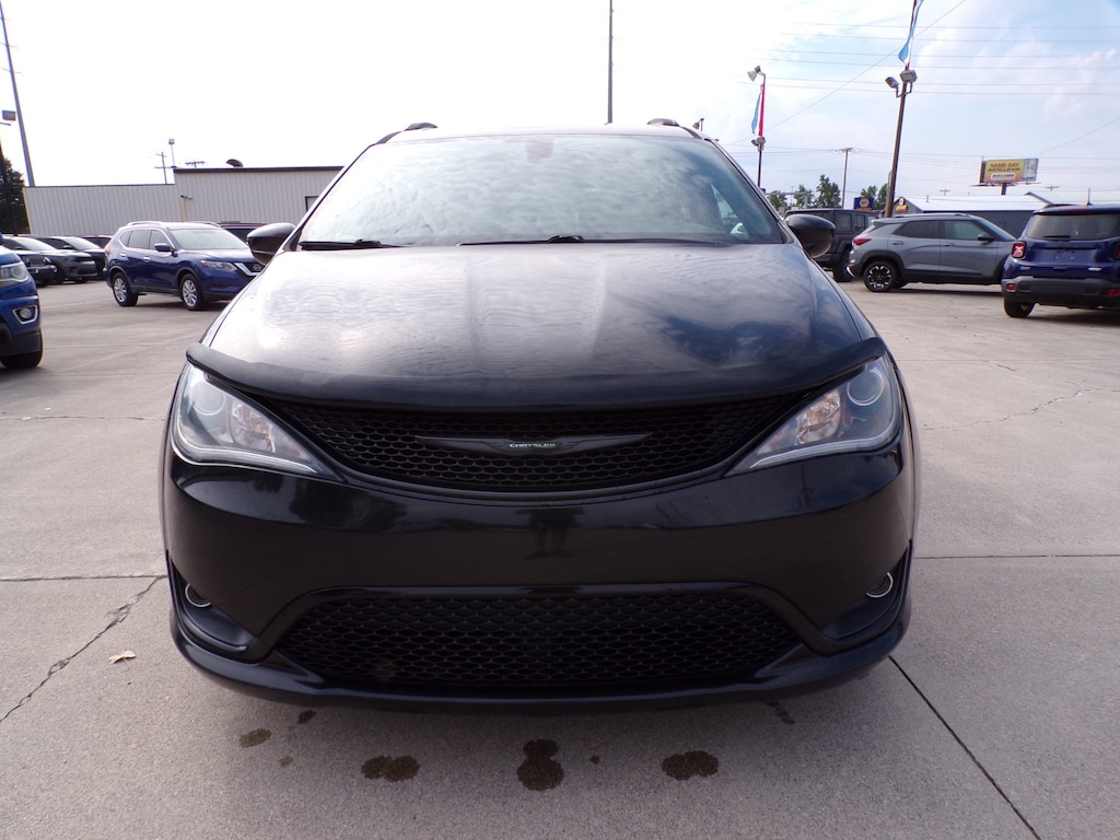 Used 2018 Chrysler Pacifica Touring L Plus Van