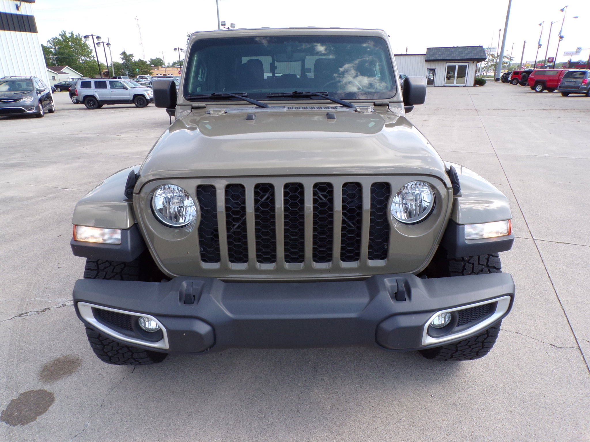 2020 Jeep Gladiator Sport photo 2