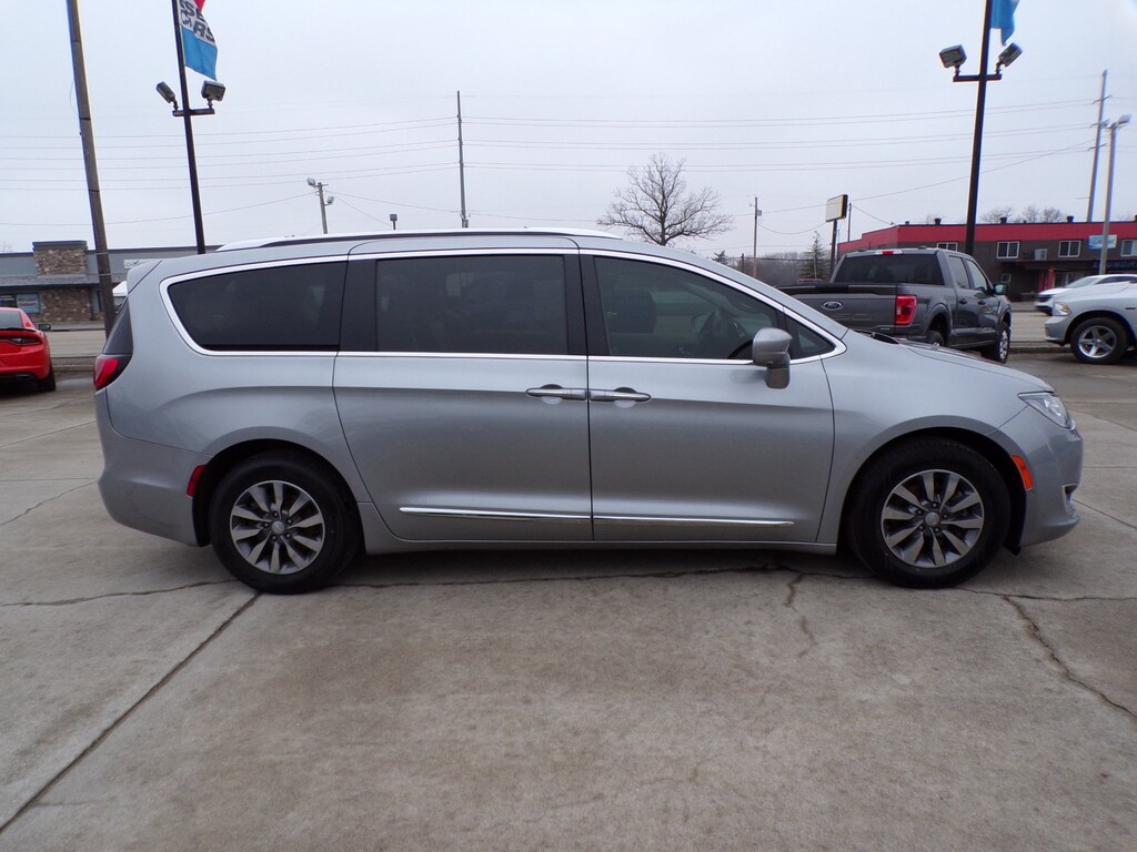 Used 2019 Chrysler Pacifica Touring L Plus Van Passenger Van